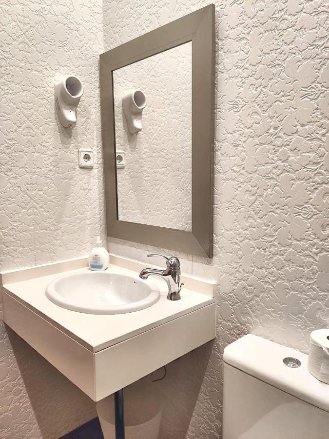 Double or Twin Room Private Bathroom