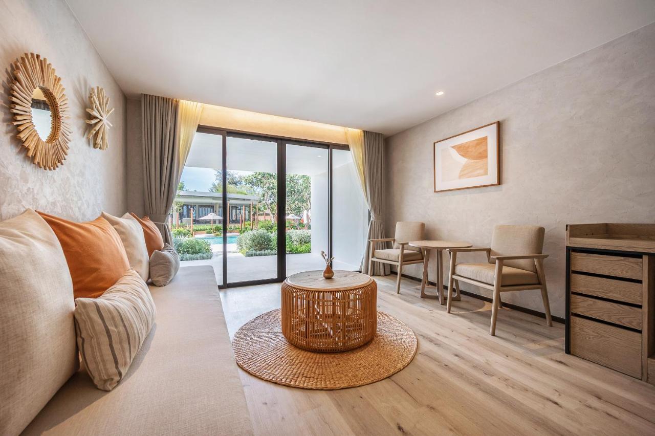 Mini Suite Pool Access King Room,1021472119:JPEG