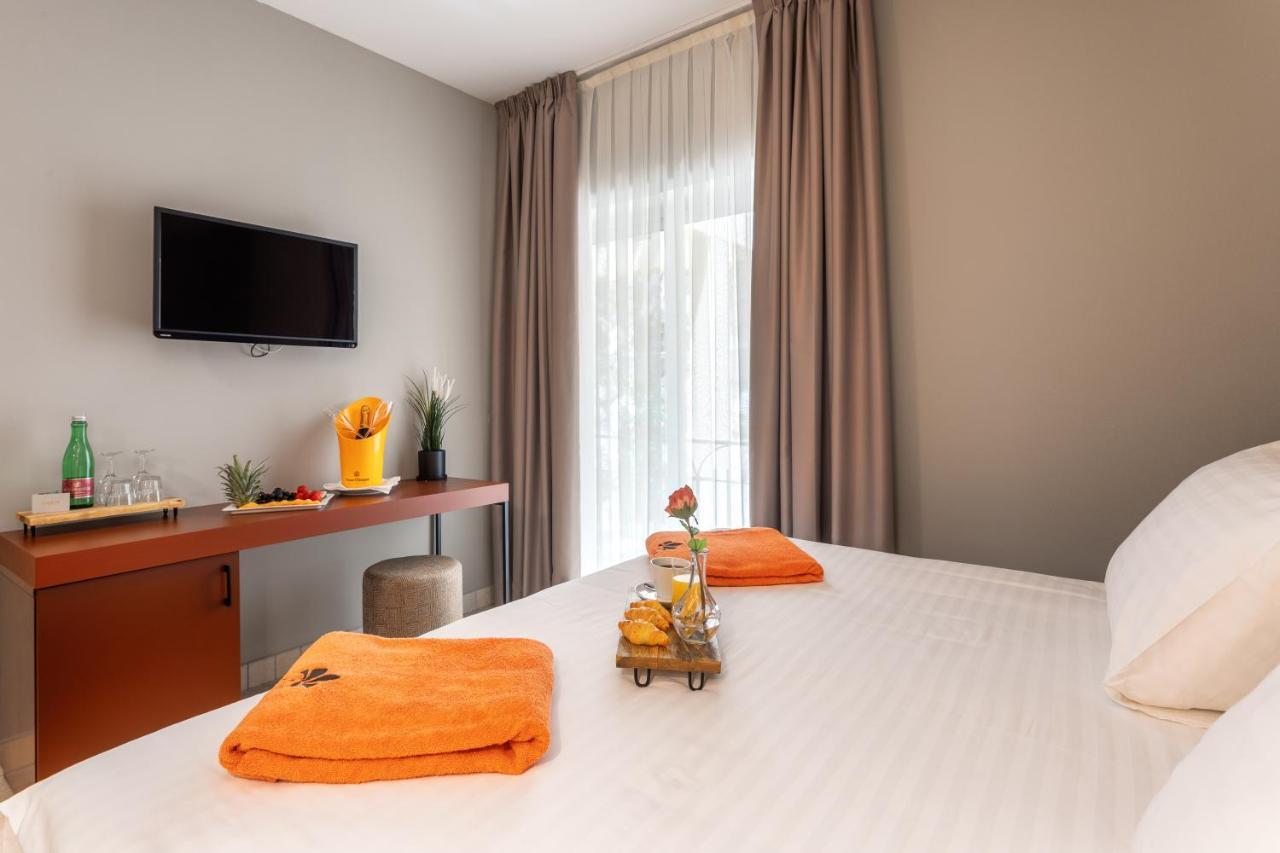 Economy Room