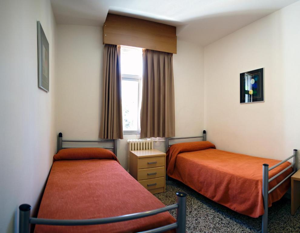 Twin Room Private Bathroom
