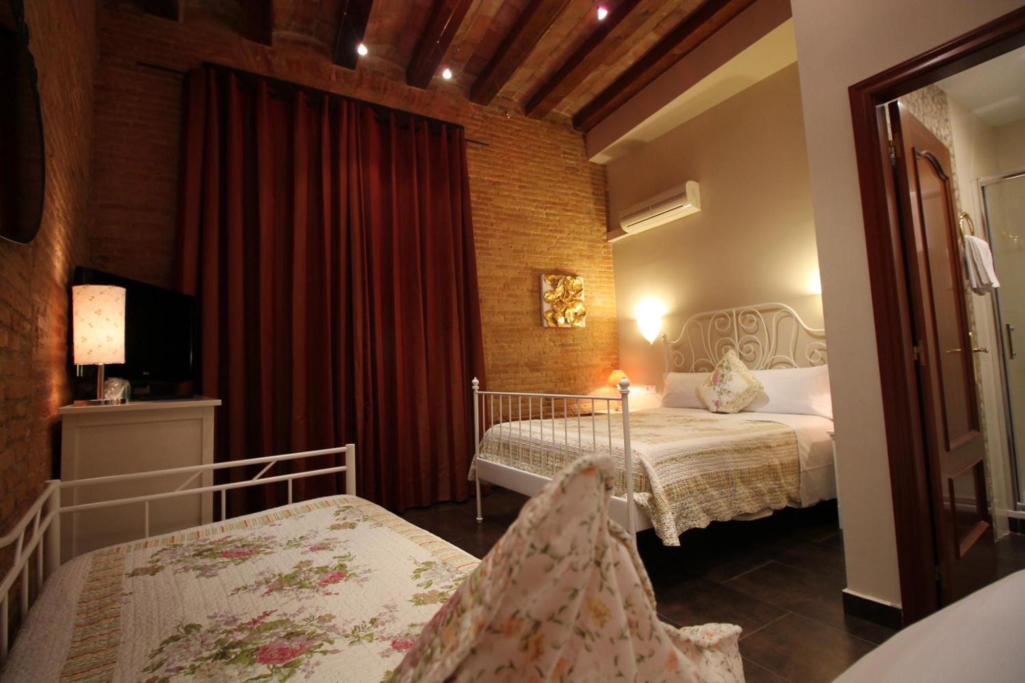 Triple Room Private Bathroom