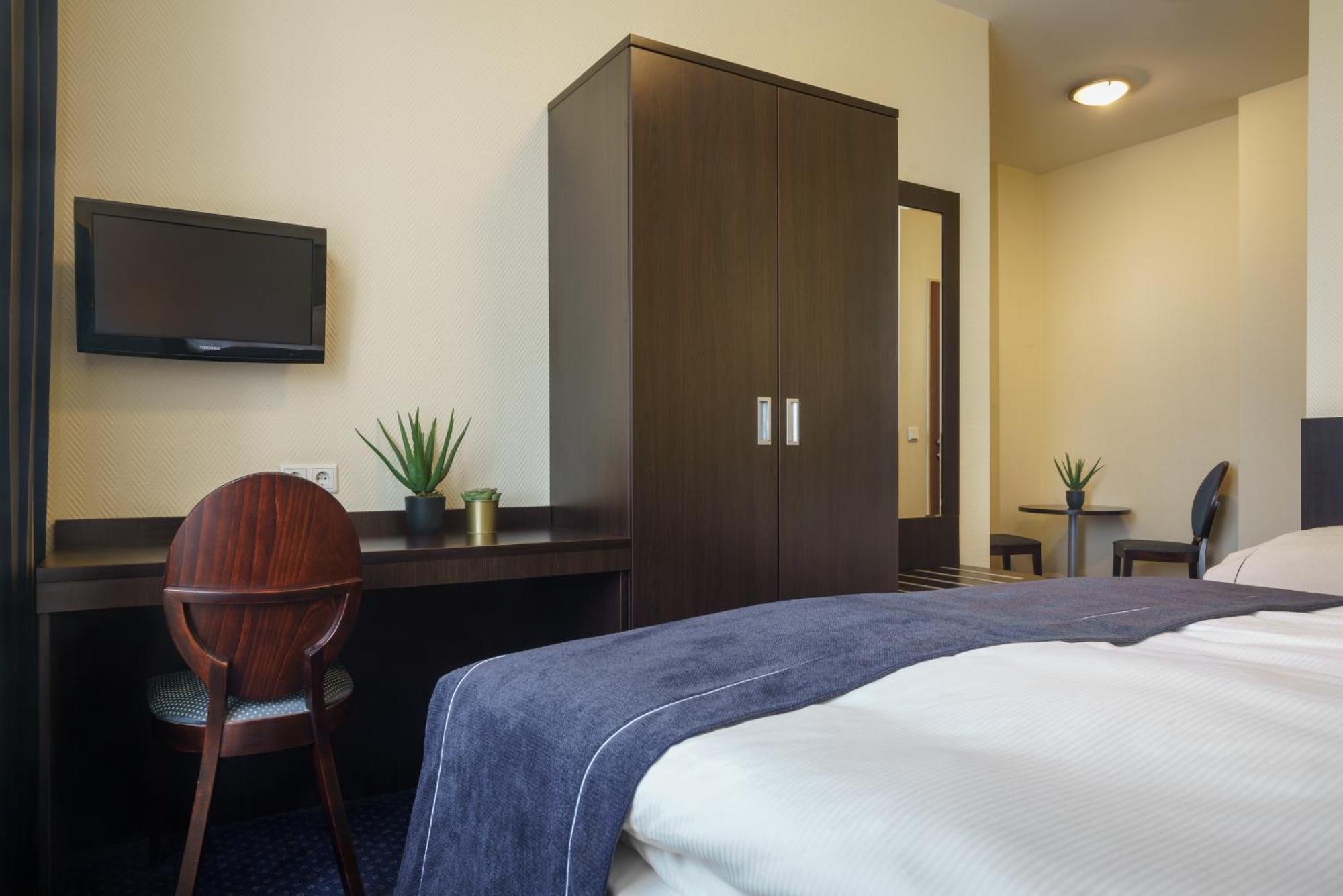 Standard Triple Room,1211972407:JPEG