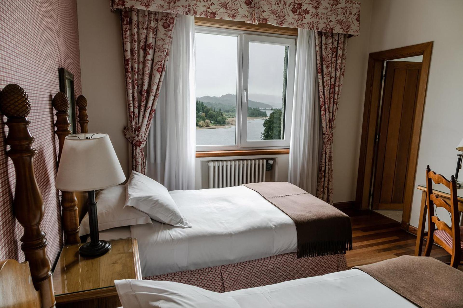 Twin Room Lake View