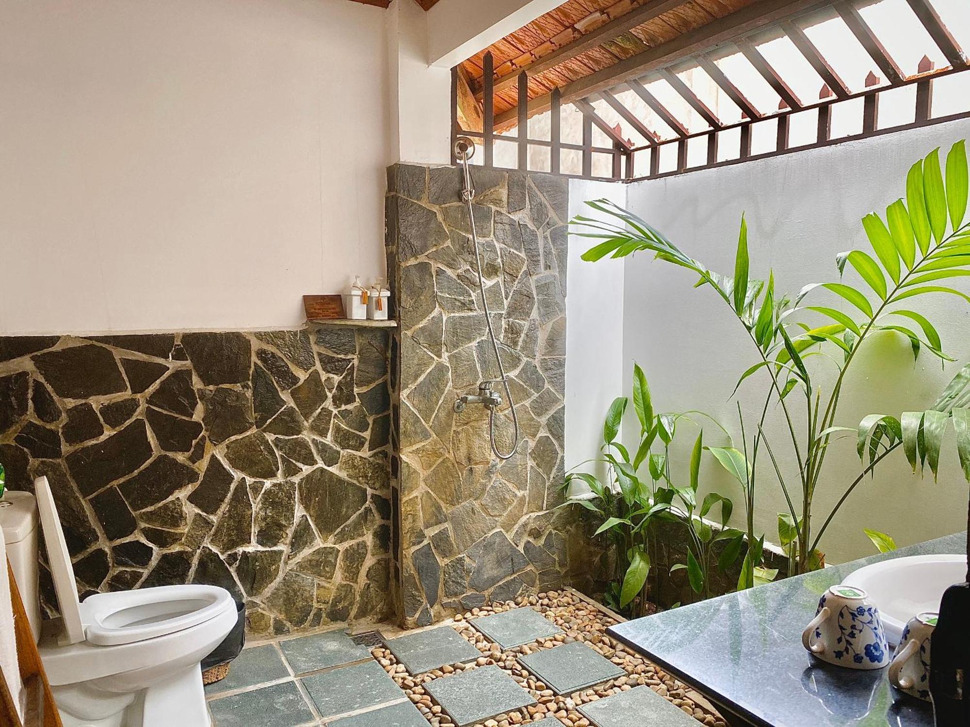 Bungalow Garden View
