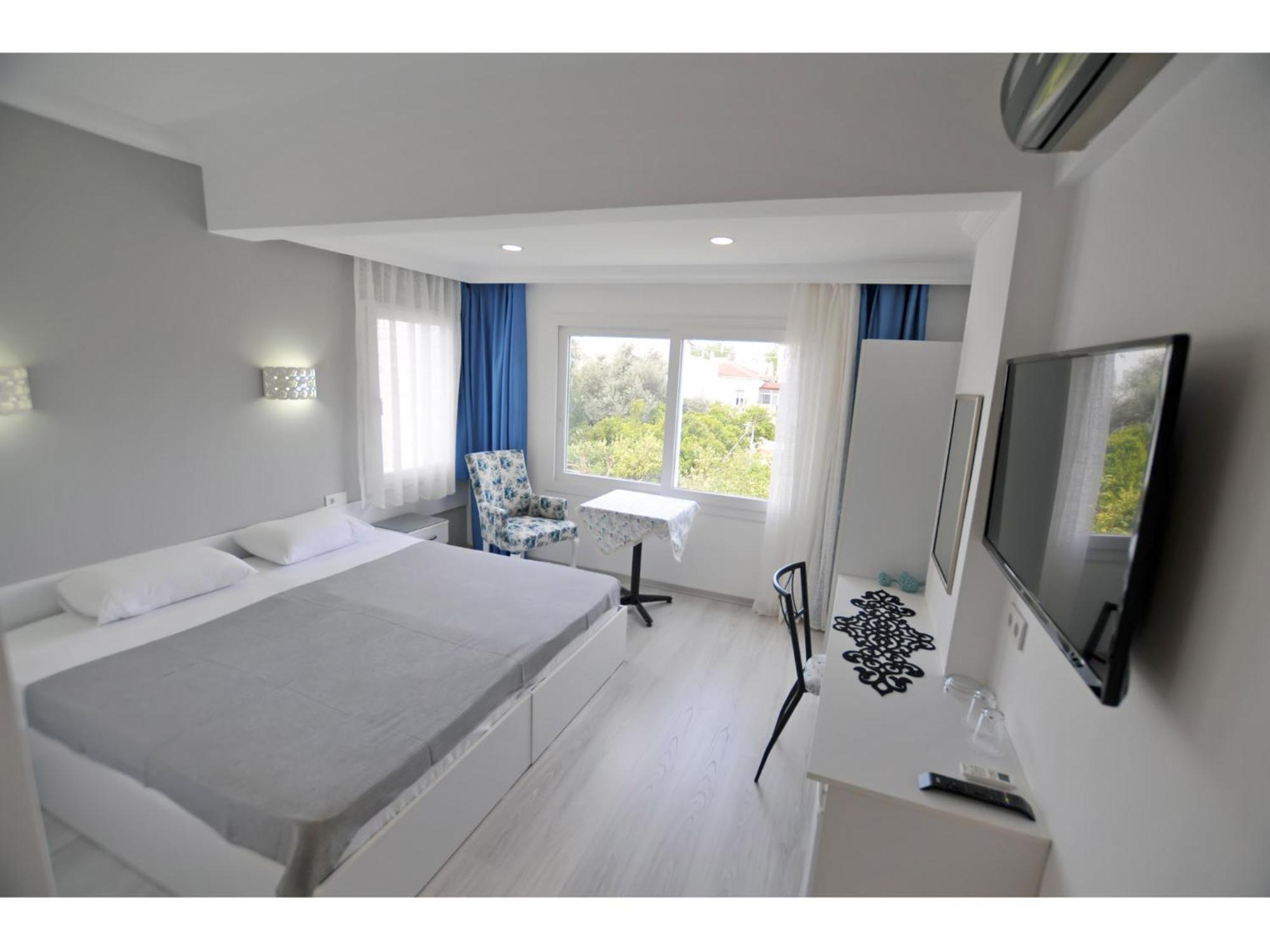 Quarto com Cama de Casal ou 2 de Solteiro
