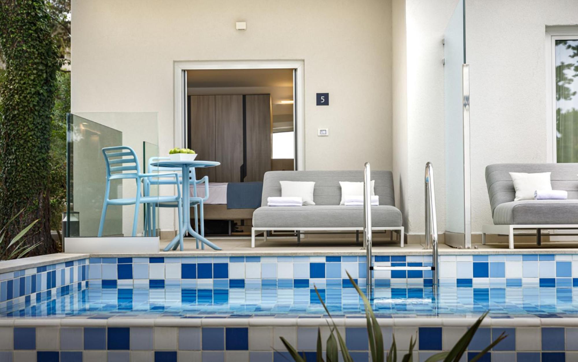 Swim up Room 2 Seaview Villas