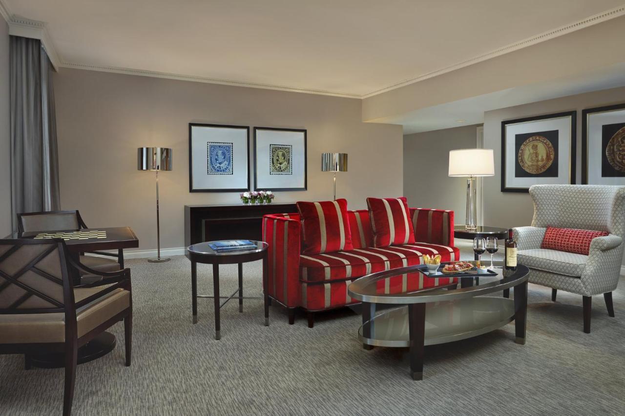 Luxury Executive Suite 1 King Bed