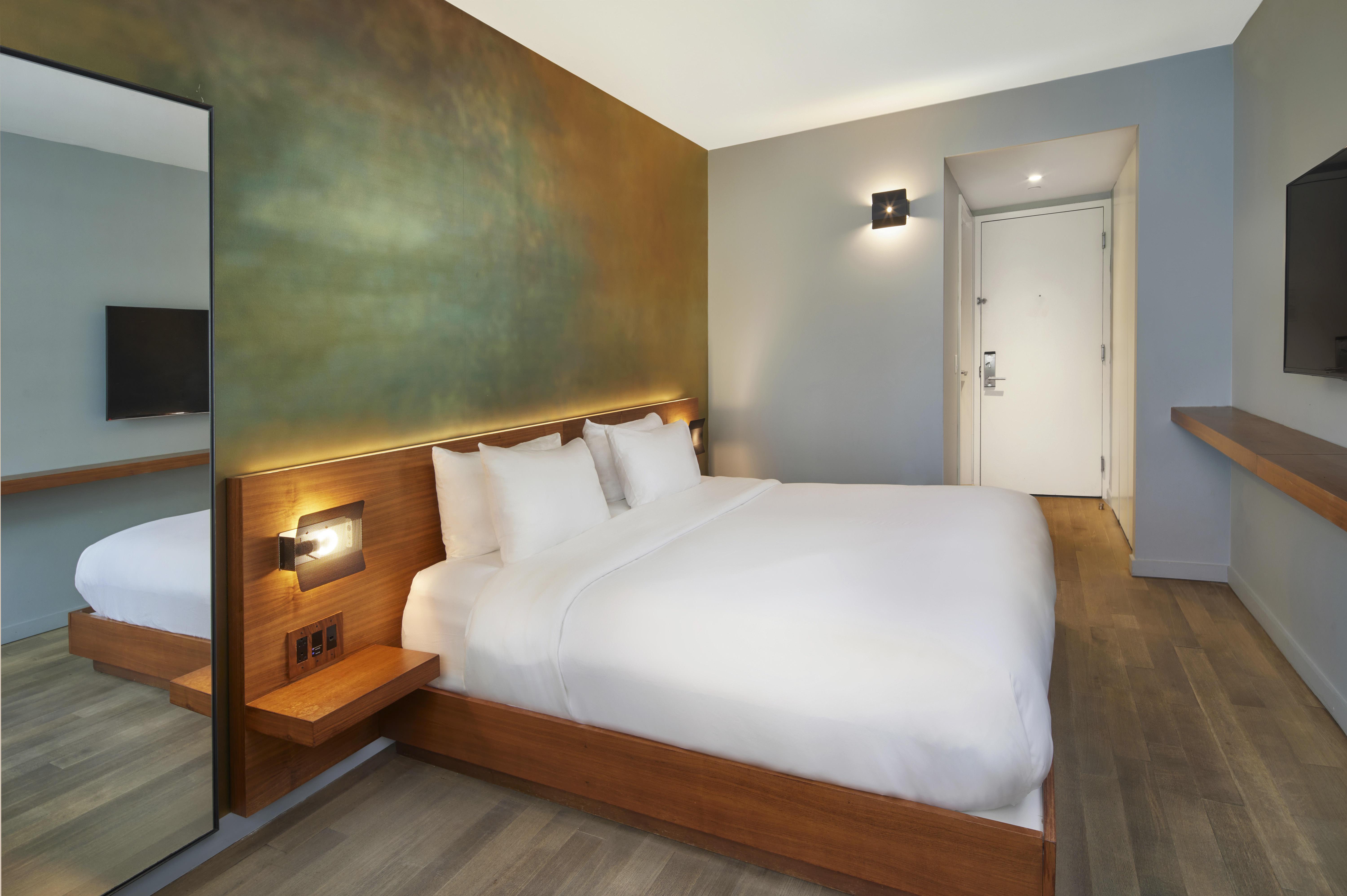 King Room,1267749340:JPEG