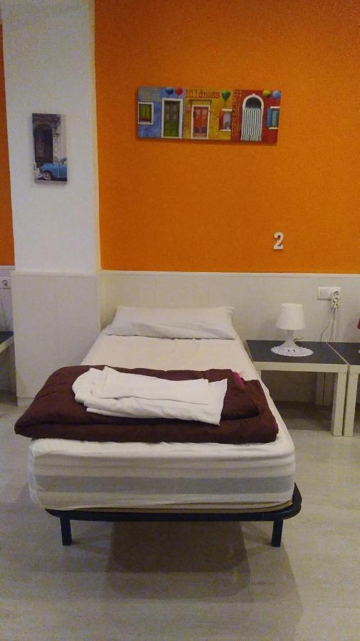 Single Bed 6-Bed Dormitory Room