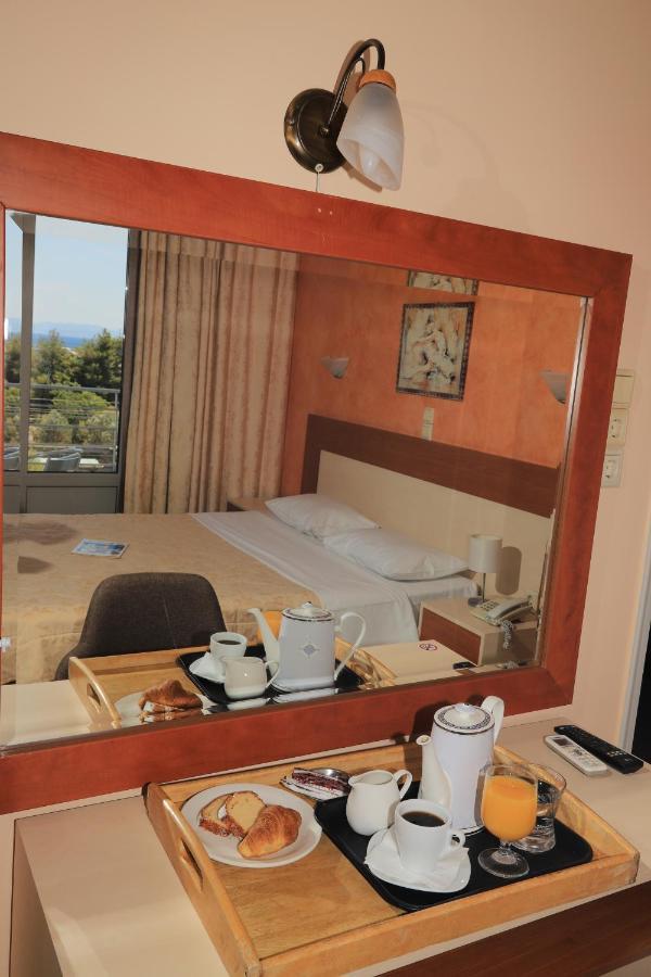 Double or Twin Room Side Sea View