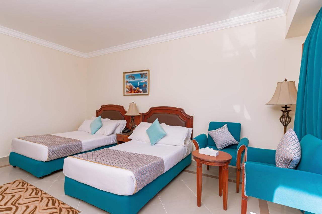 Double or Twin Room Sea View
