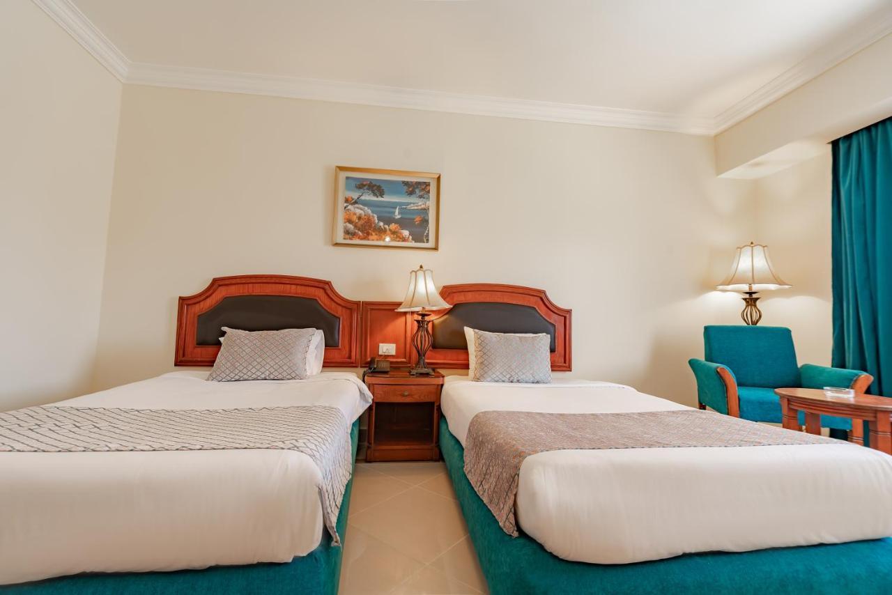 Double or Twin Room Sea View