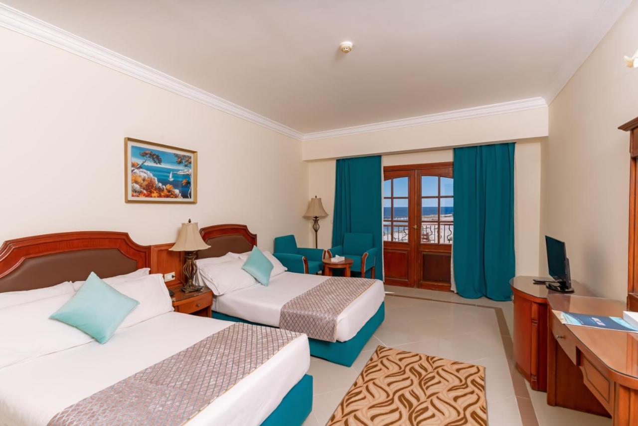 Double or Twin Room Sea View