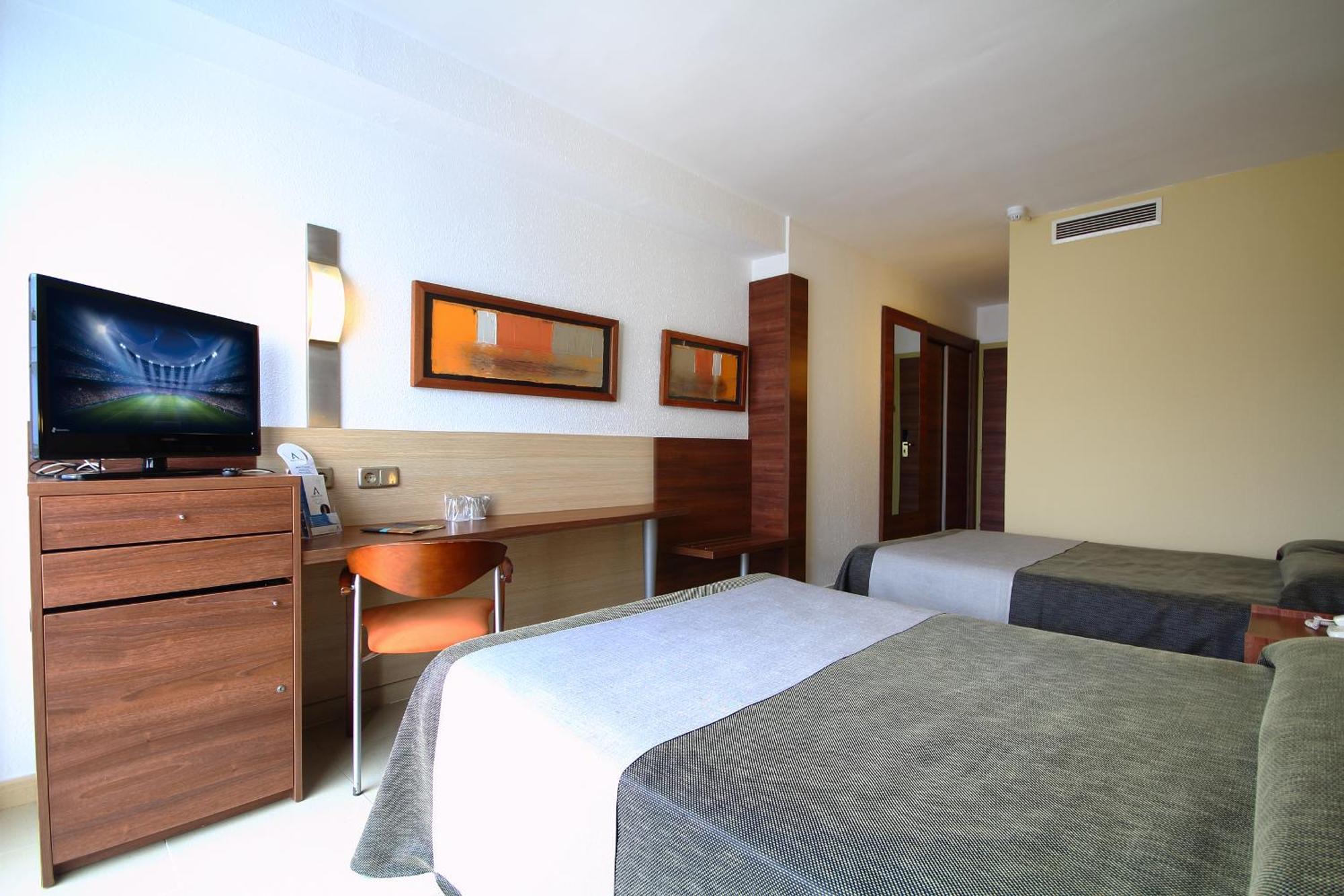Quarto Triplo (3 Adultos)