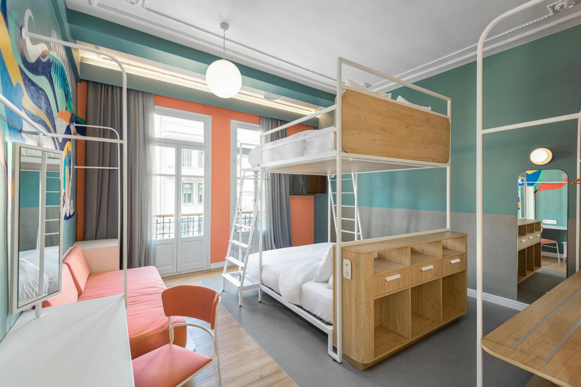 XL Loft Room