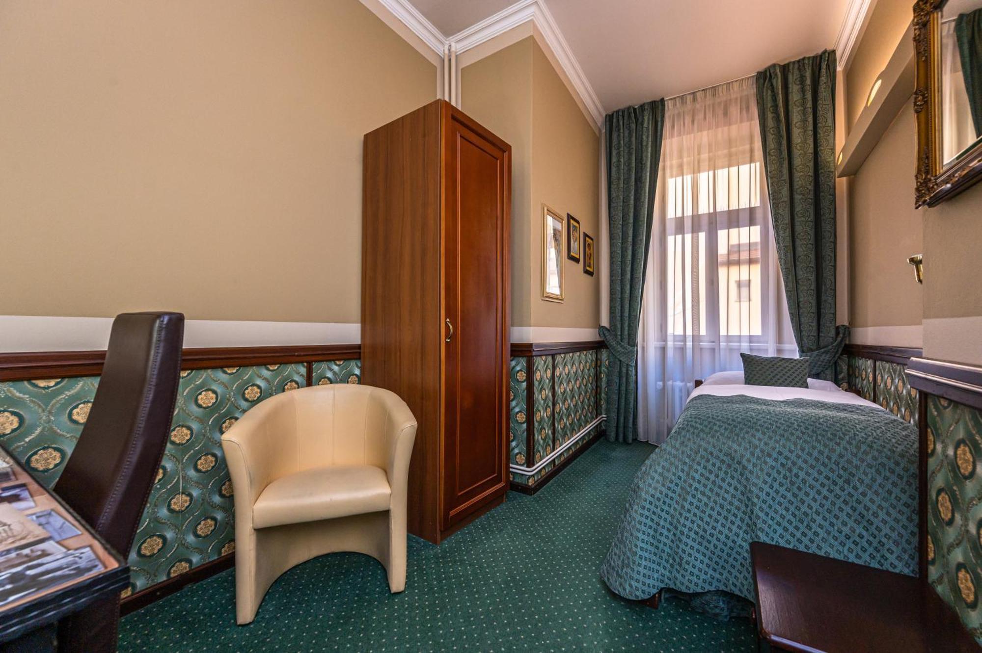 Classic Single Room