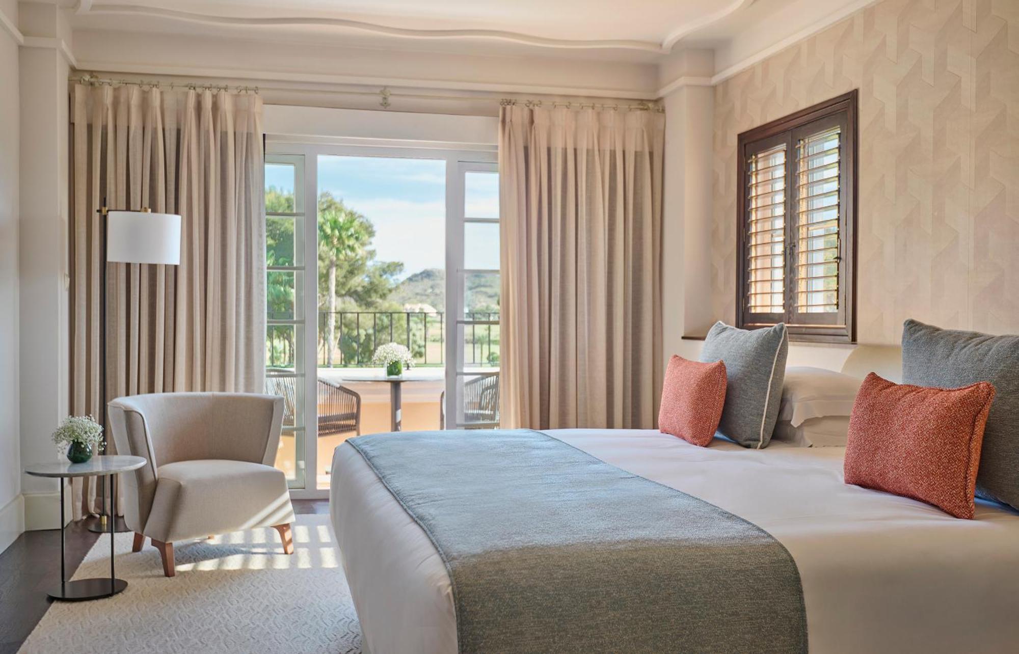 King Room with Grand Terrace and Golf View - Grand Club Access