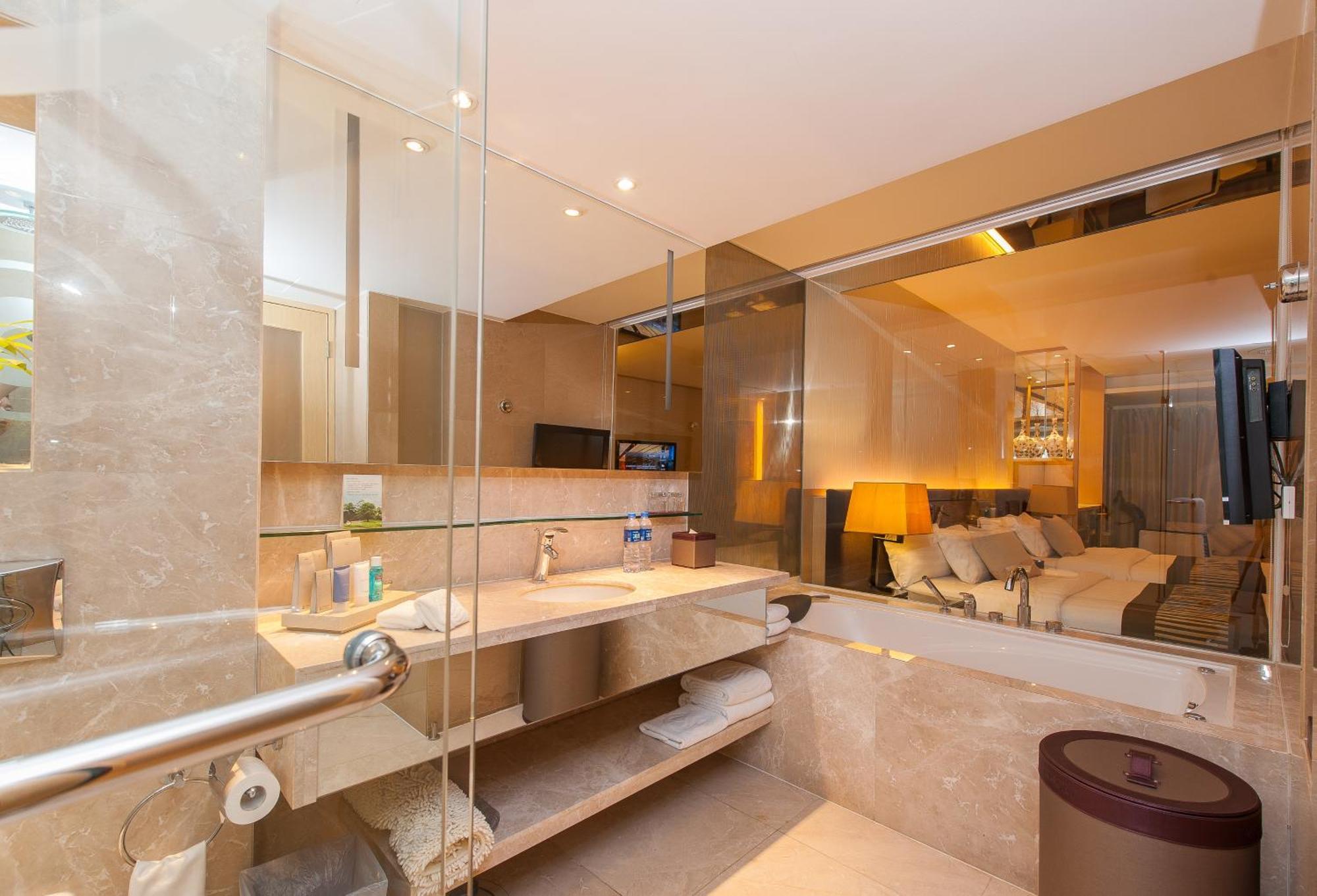 Deluxe King Room