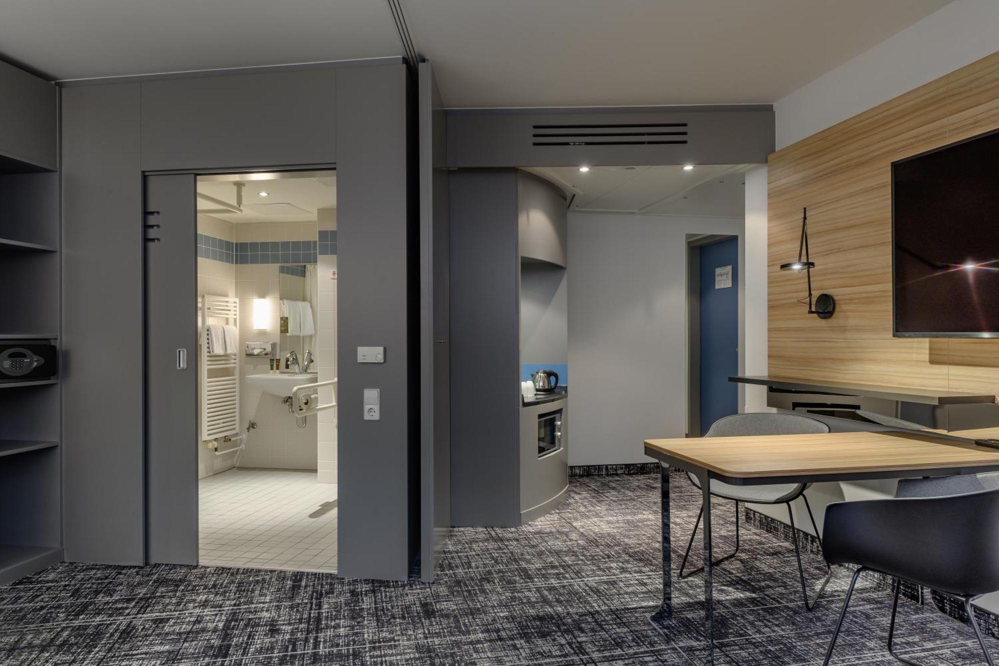 Standaard Suite met 1 Tweepersoonsbed en Slaapbank voor 1 Persoon