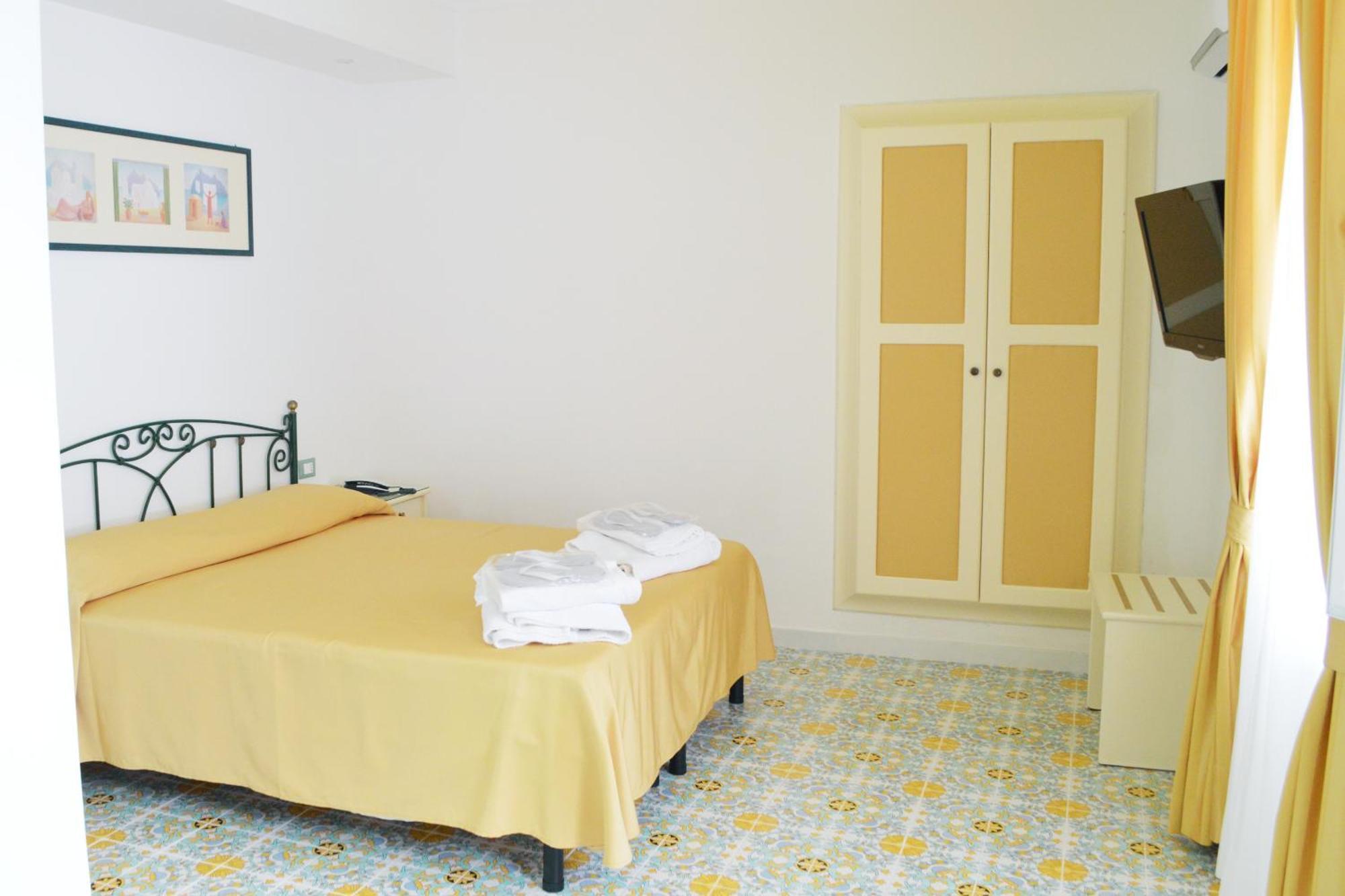 Superior Double or Twin Room Sea View