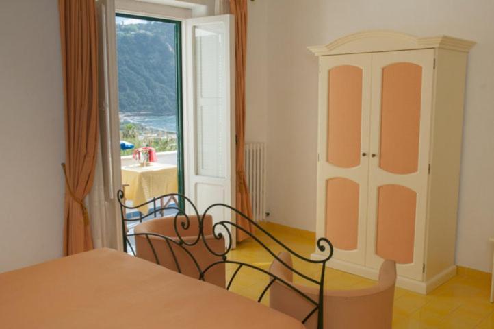 Double or Twin Room Side Sea View