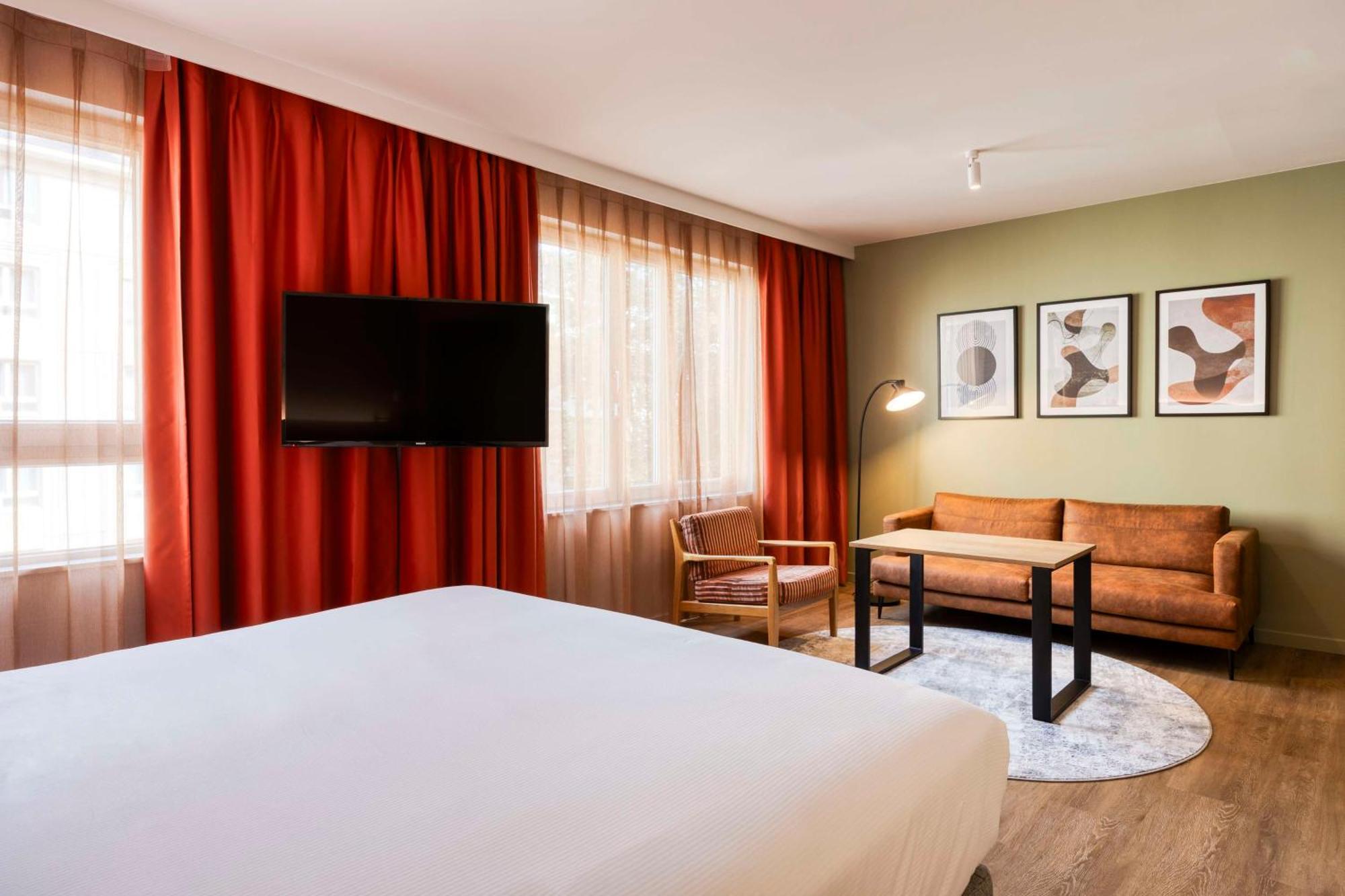Deluxe King Room,1543850152:JPEG