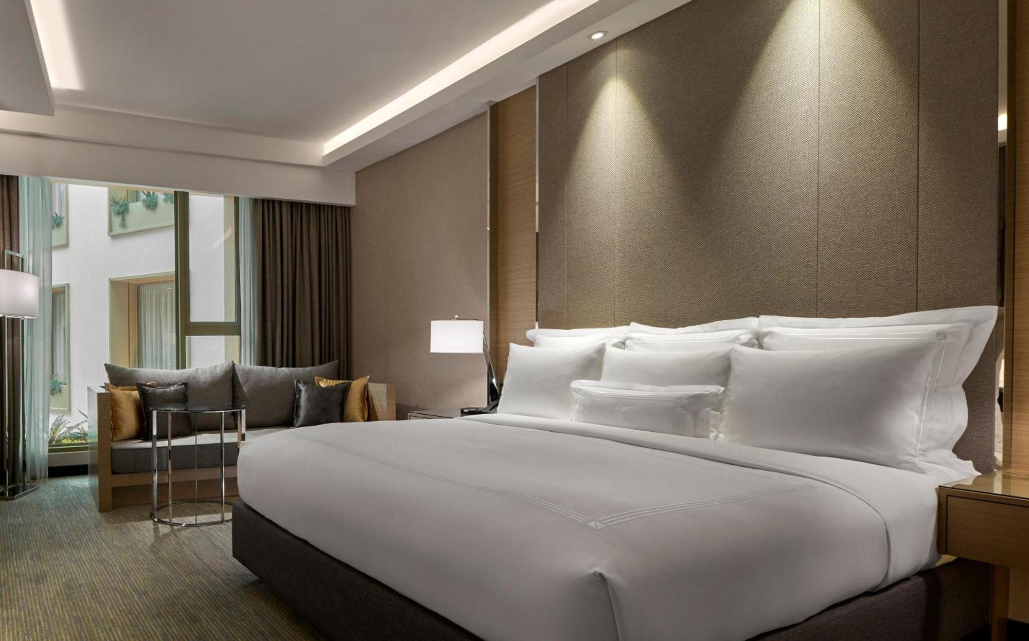 Deluxe King Room