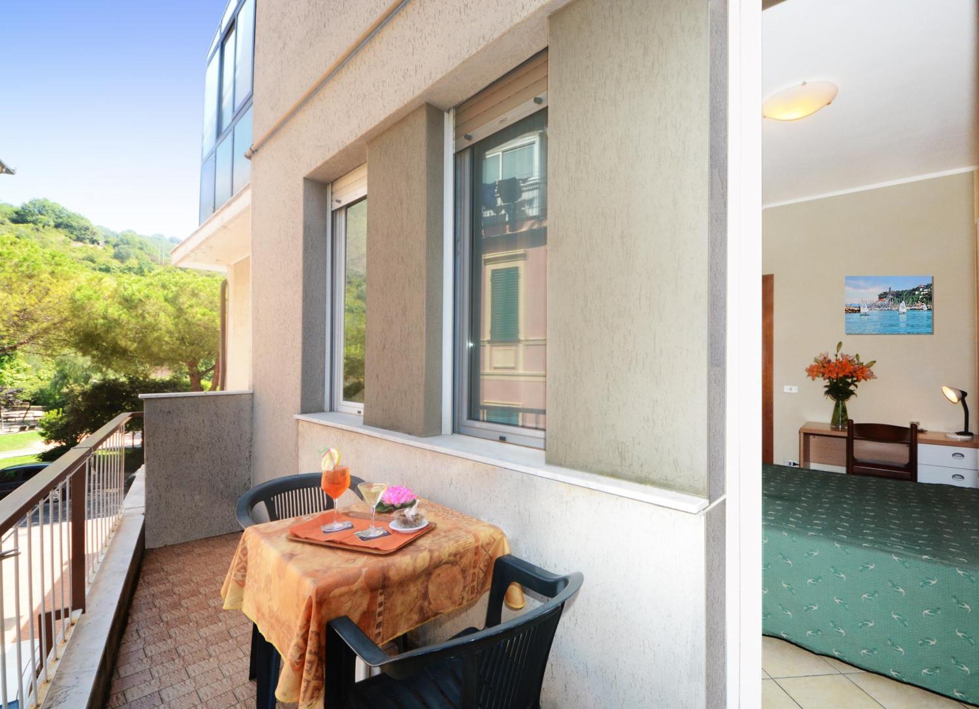 Double or Twin Room Balcony