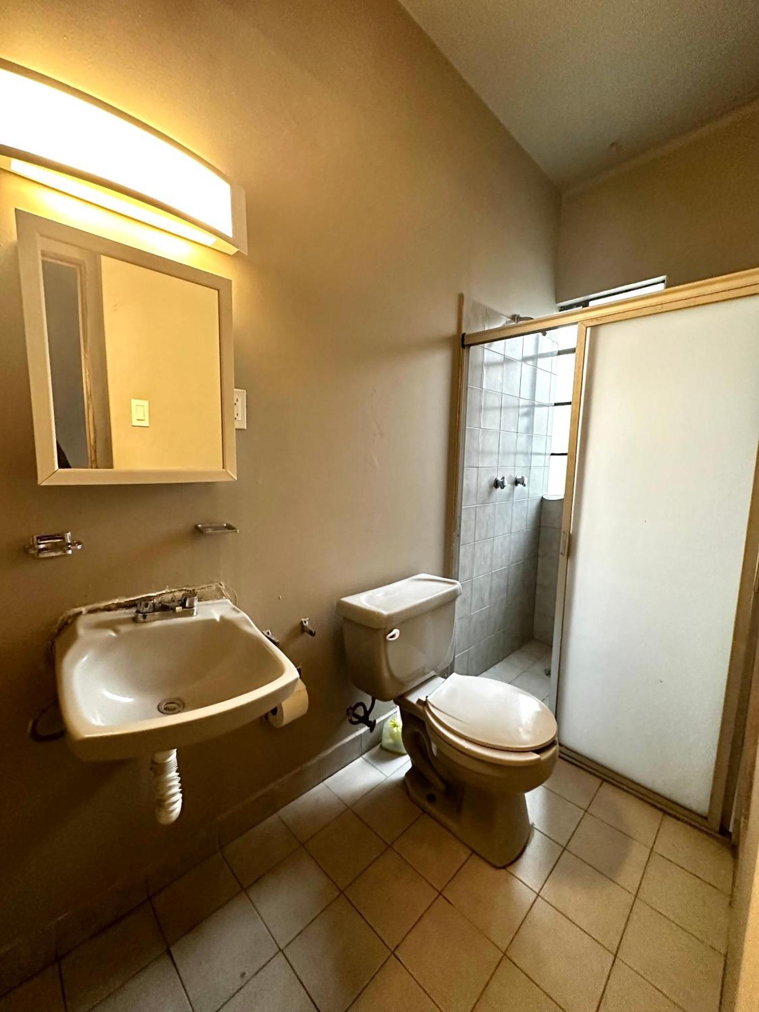 Double or Twin Room Private Bathroom