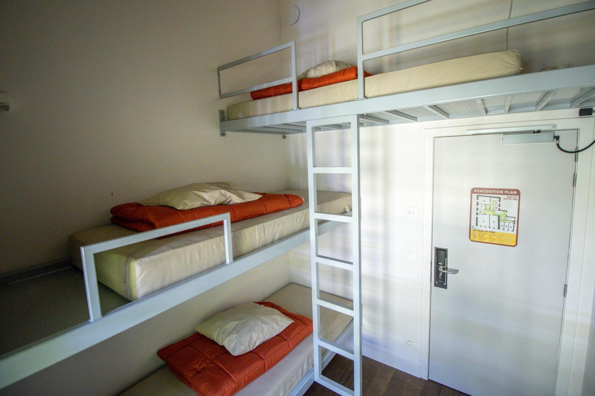 Small 3 bed private room triple bunk bed