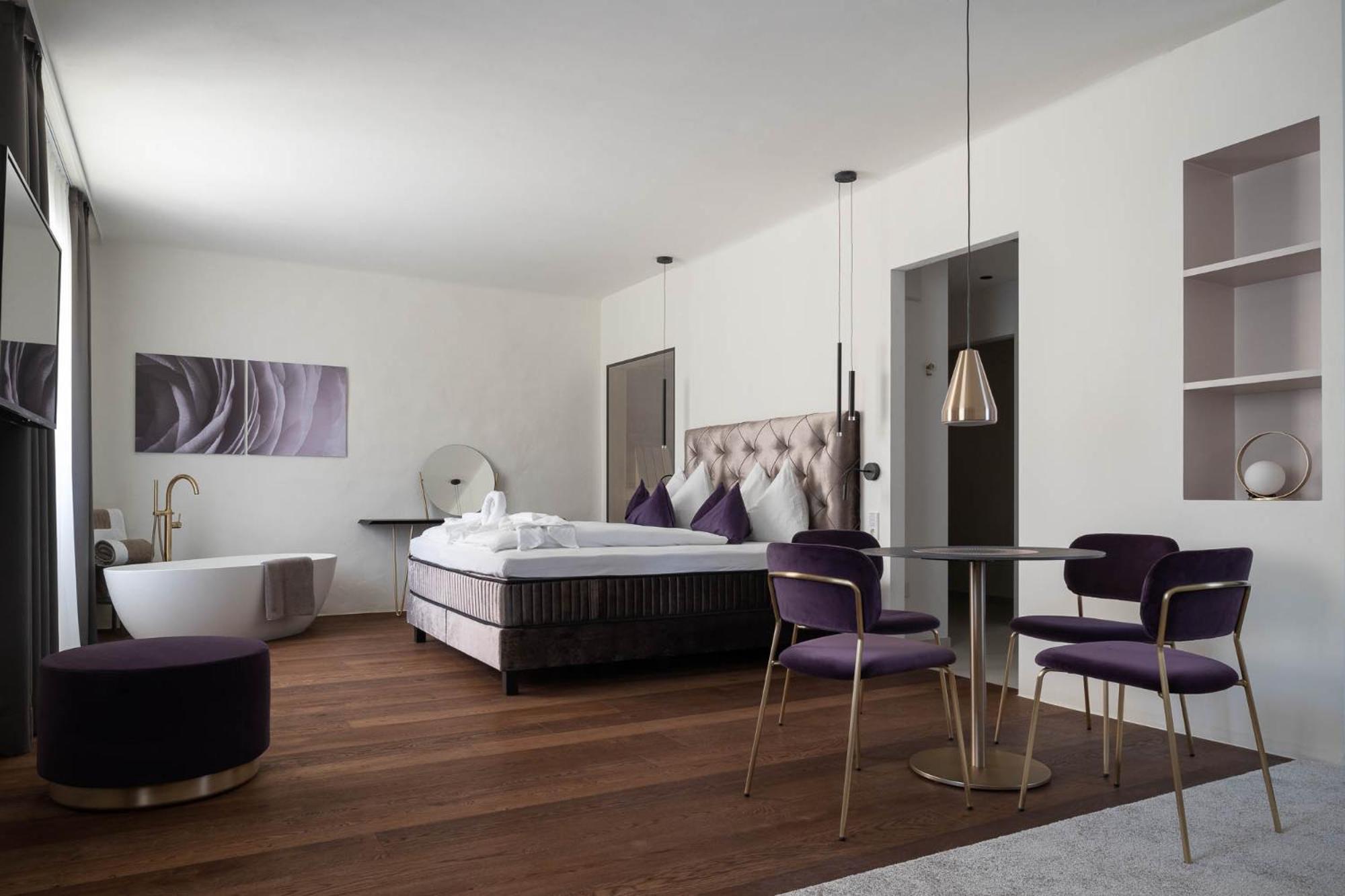 Deluxe Suite