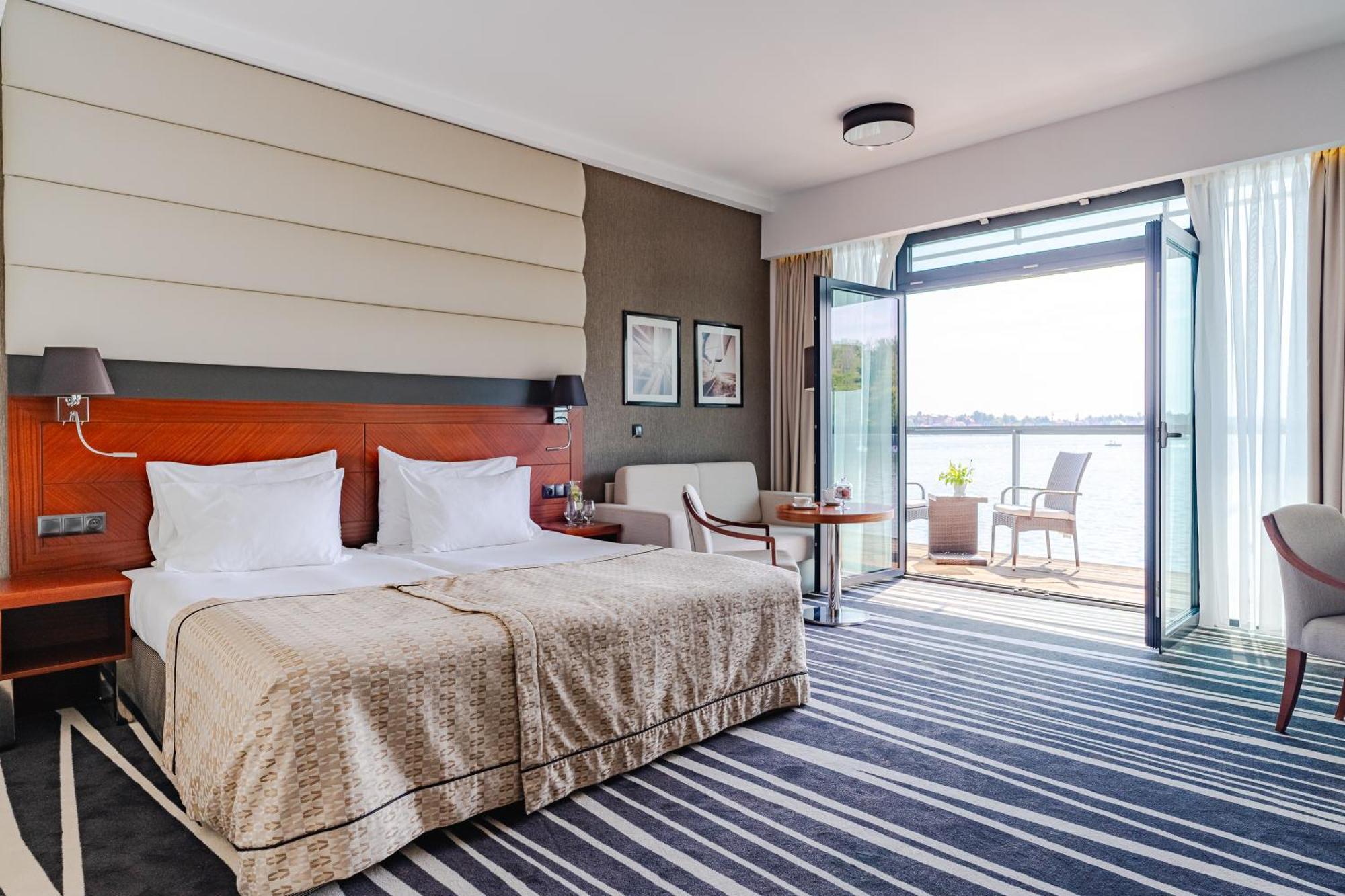 Superior Twin Room Lake View