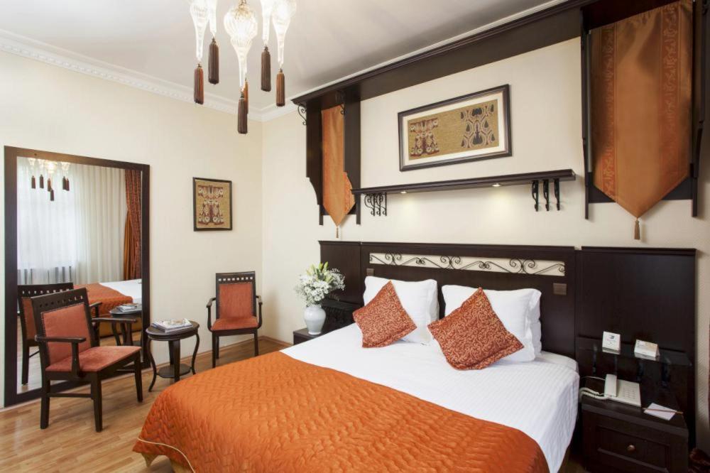 Double or Twin Room with City View