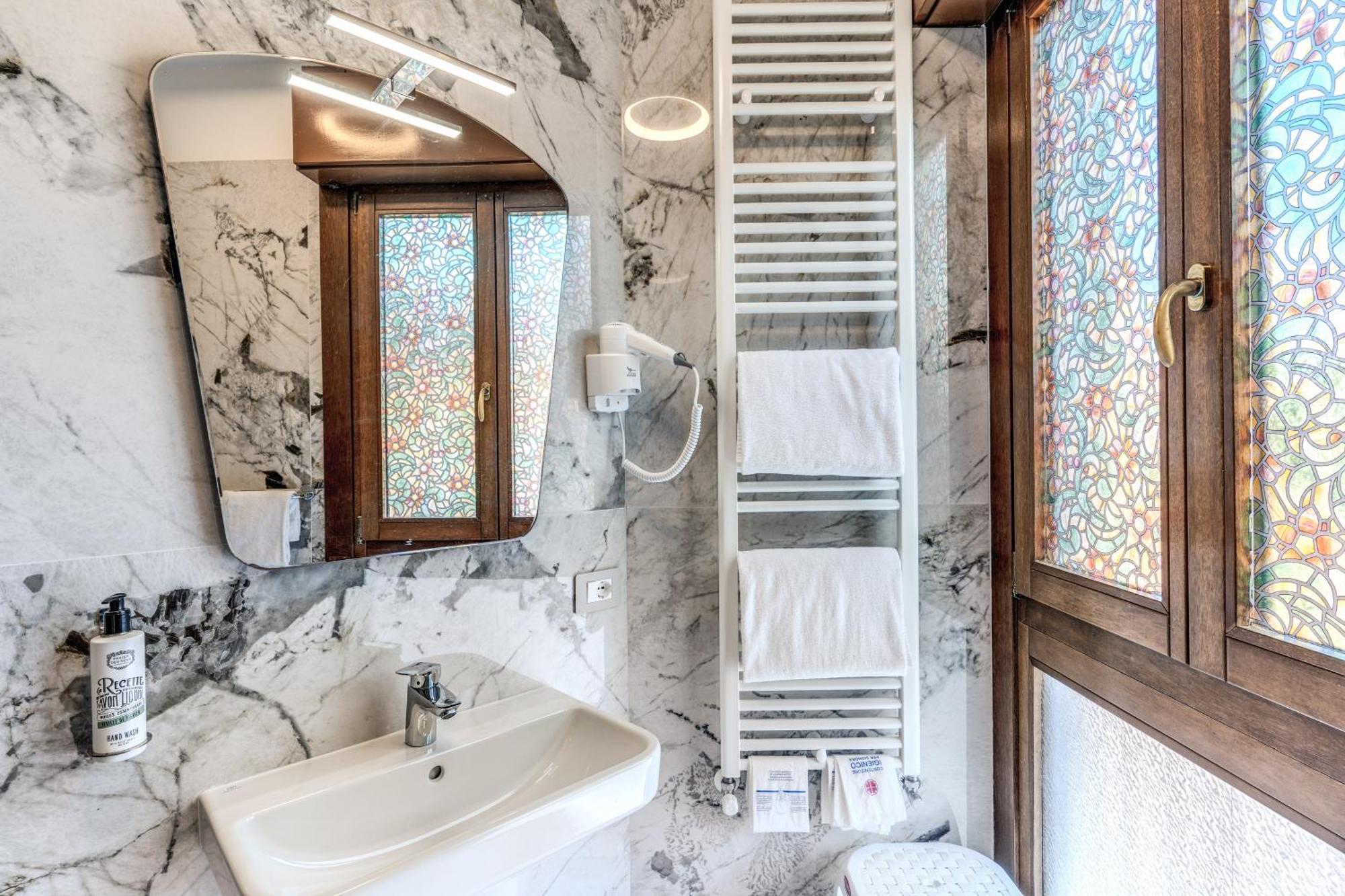 Double Room,1609715911:JPEG