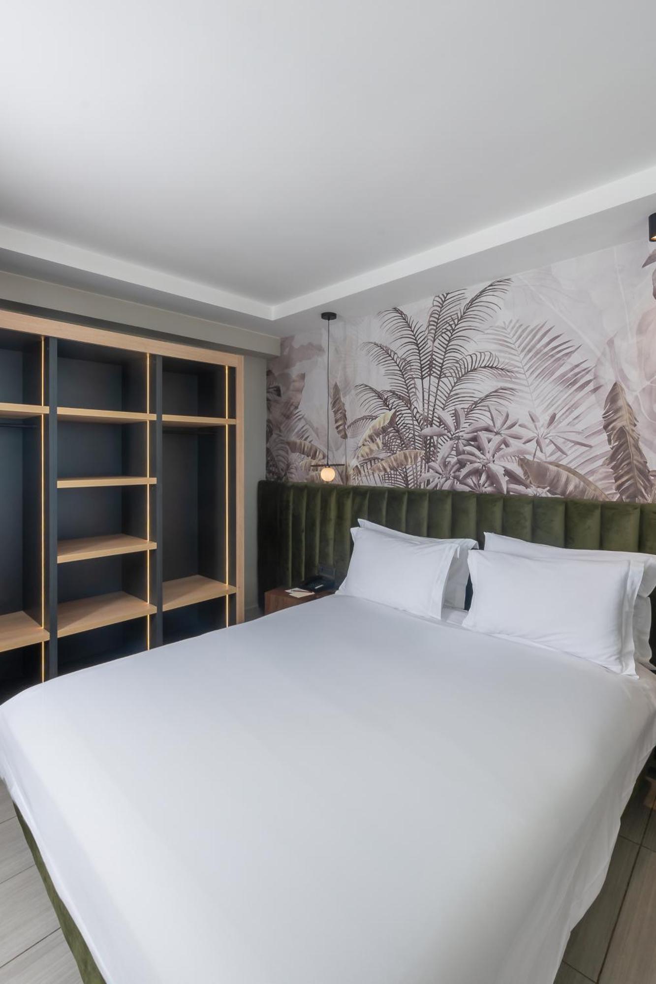 Family Duplex Suite One Bedroom