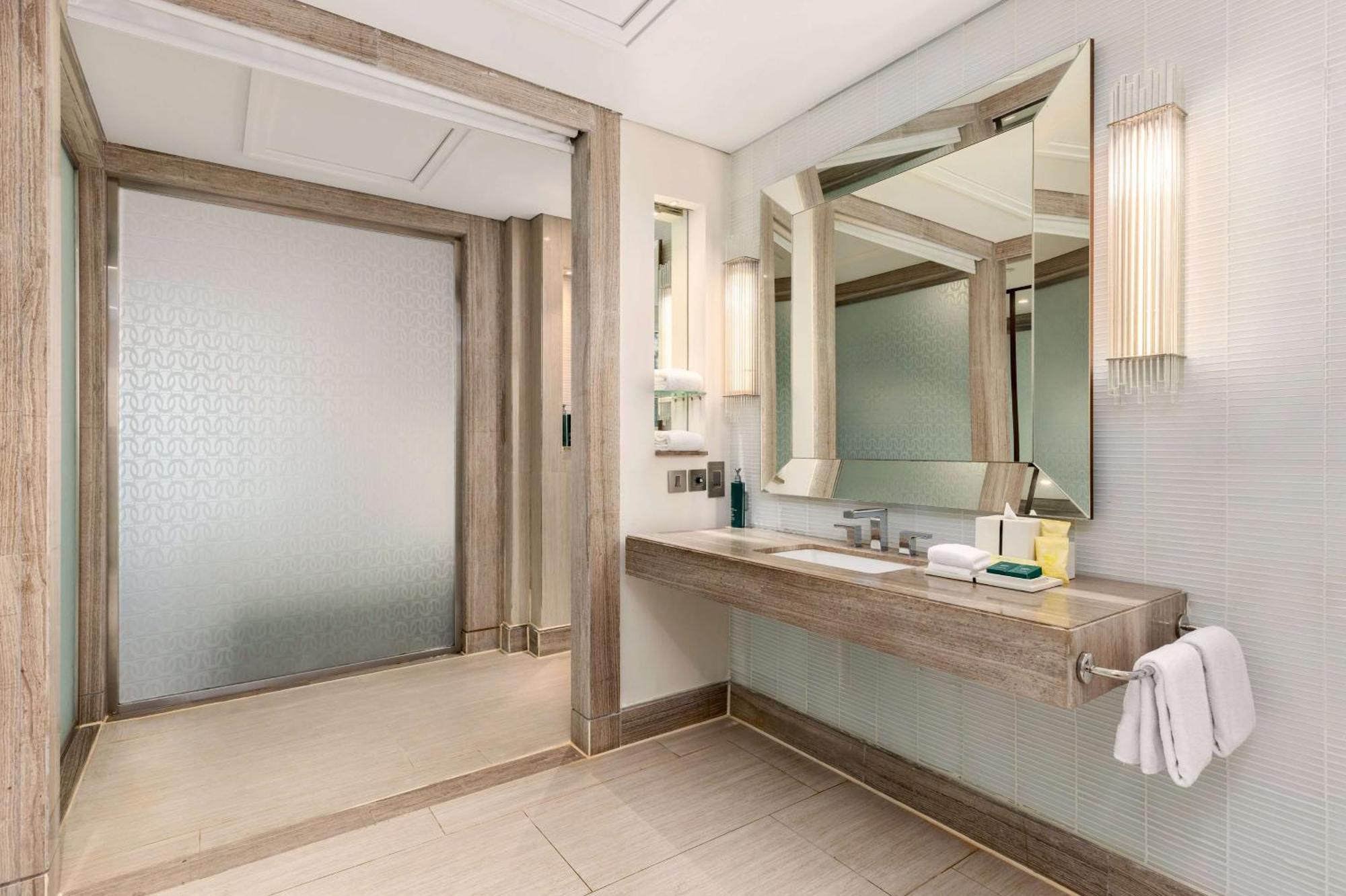King Room Mobility Access