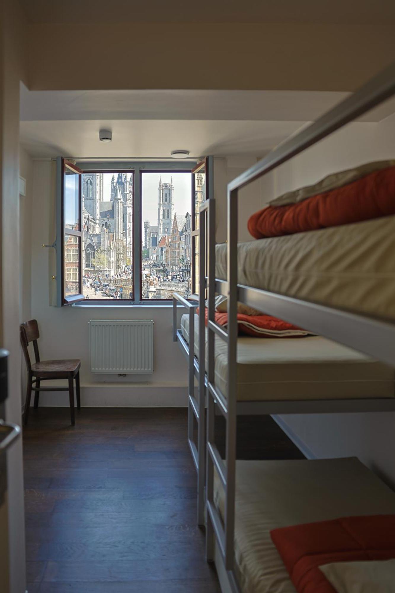 Small 3 bed Private Room View