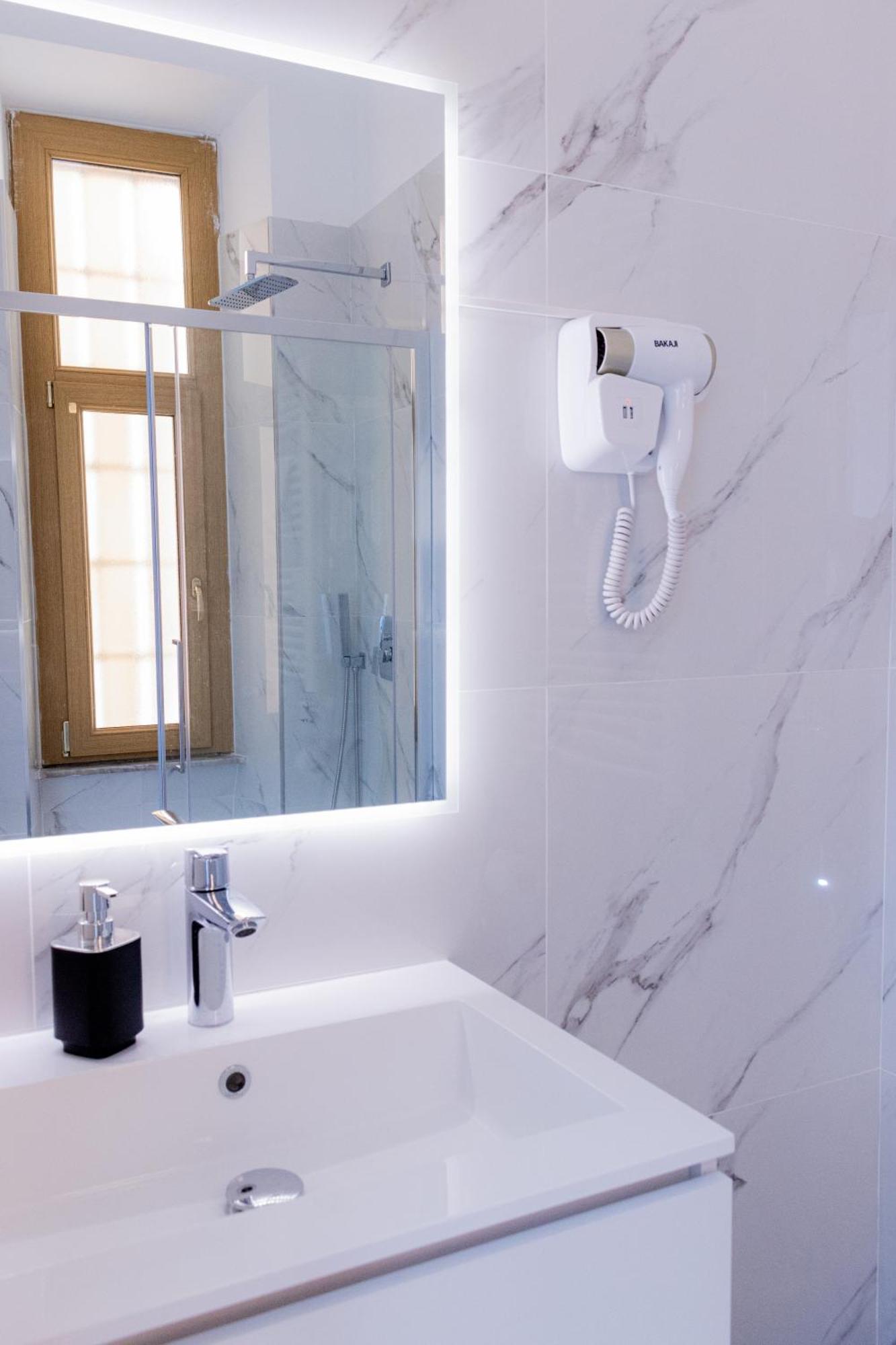 Double Room Private Bathroom