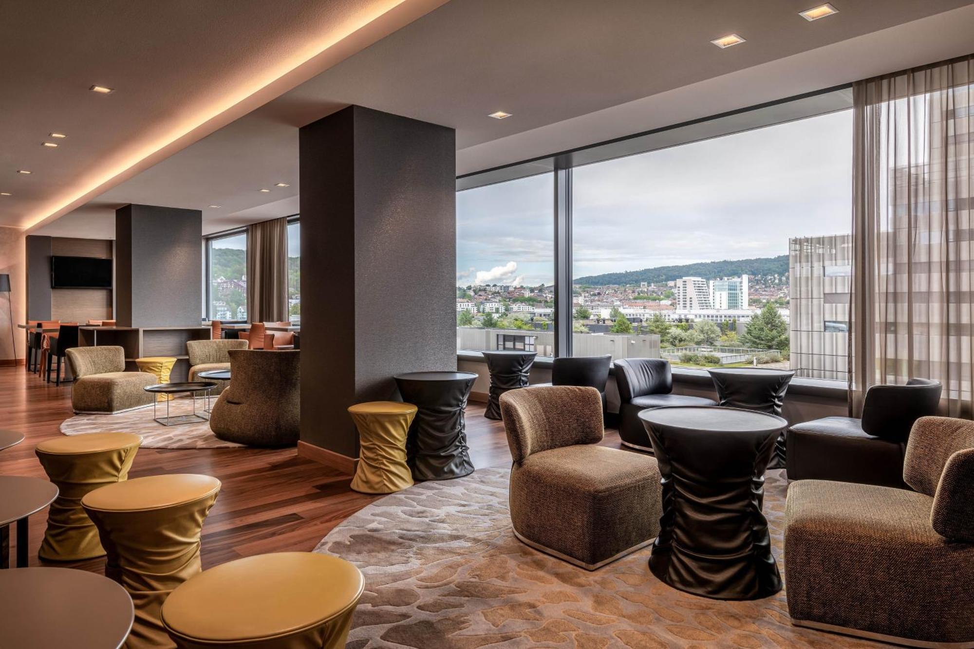 Club Room with Lounge Access