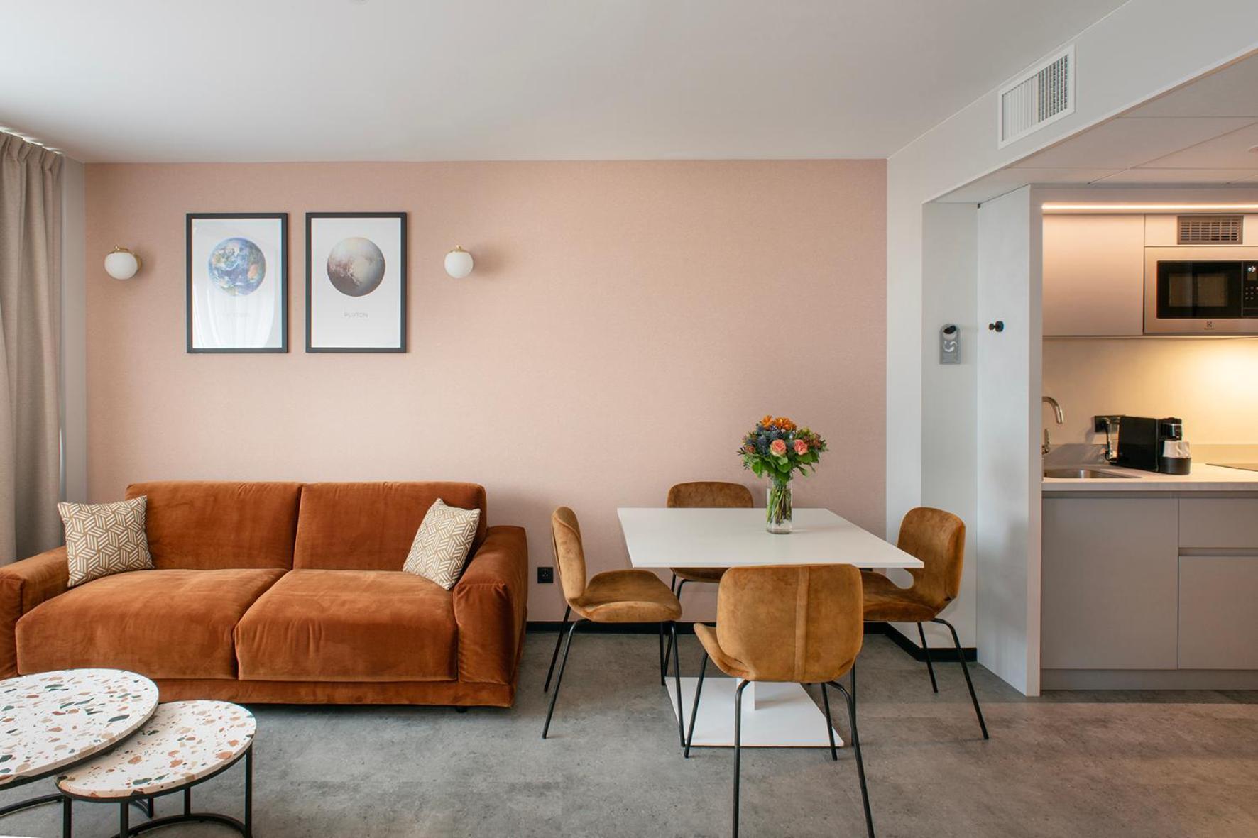 One-Bedroom Apartment
