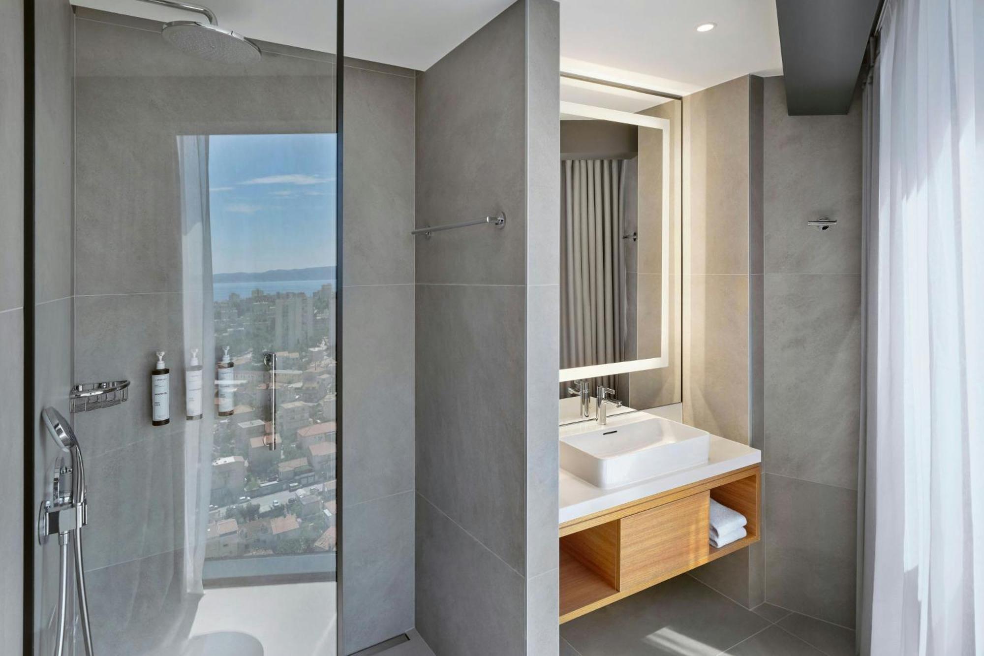 Superior King Room Sea view