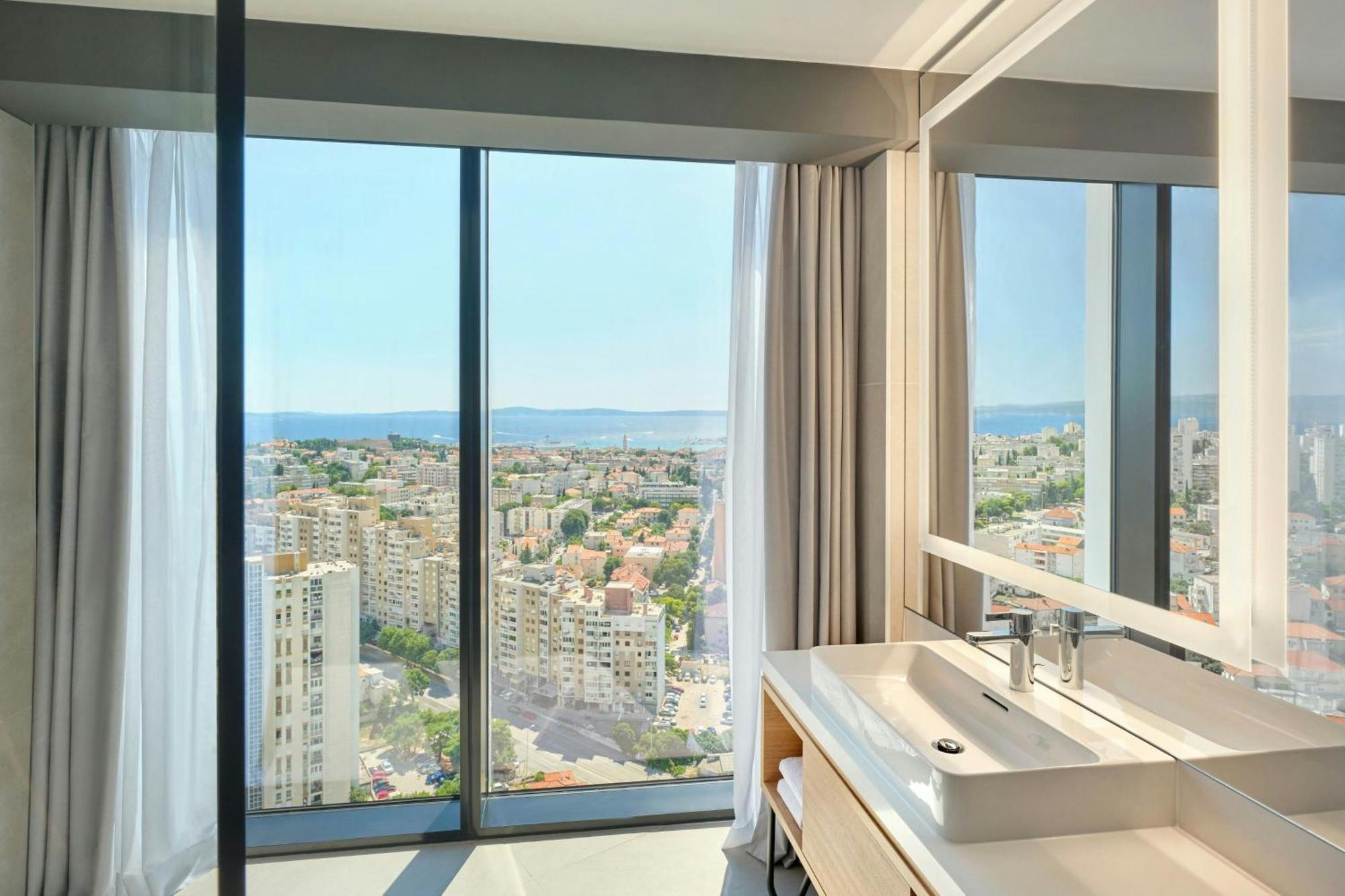 Superior King Room Sea view