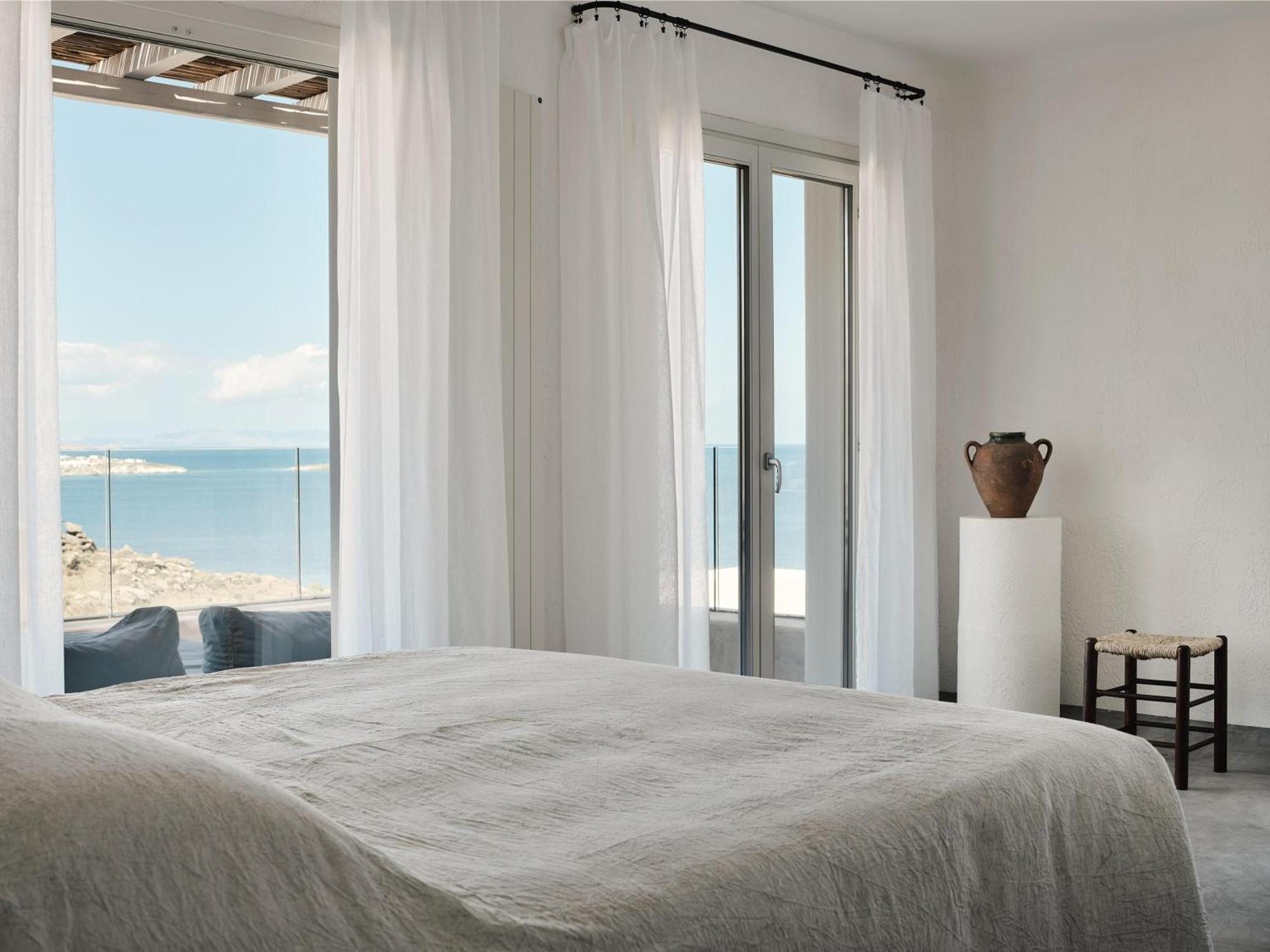 Honeymoon Sunset & Sea View Suite Heated Plunge Pool