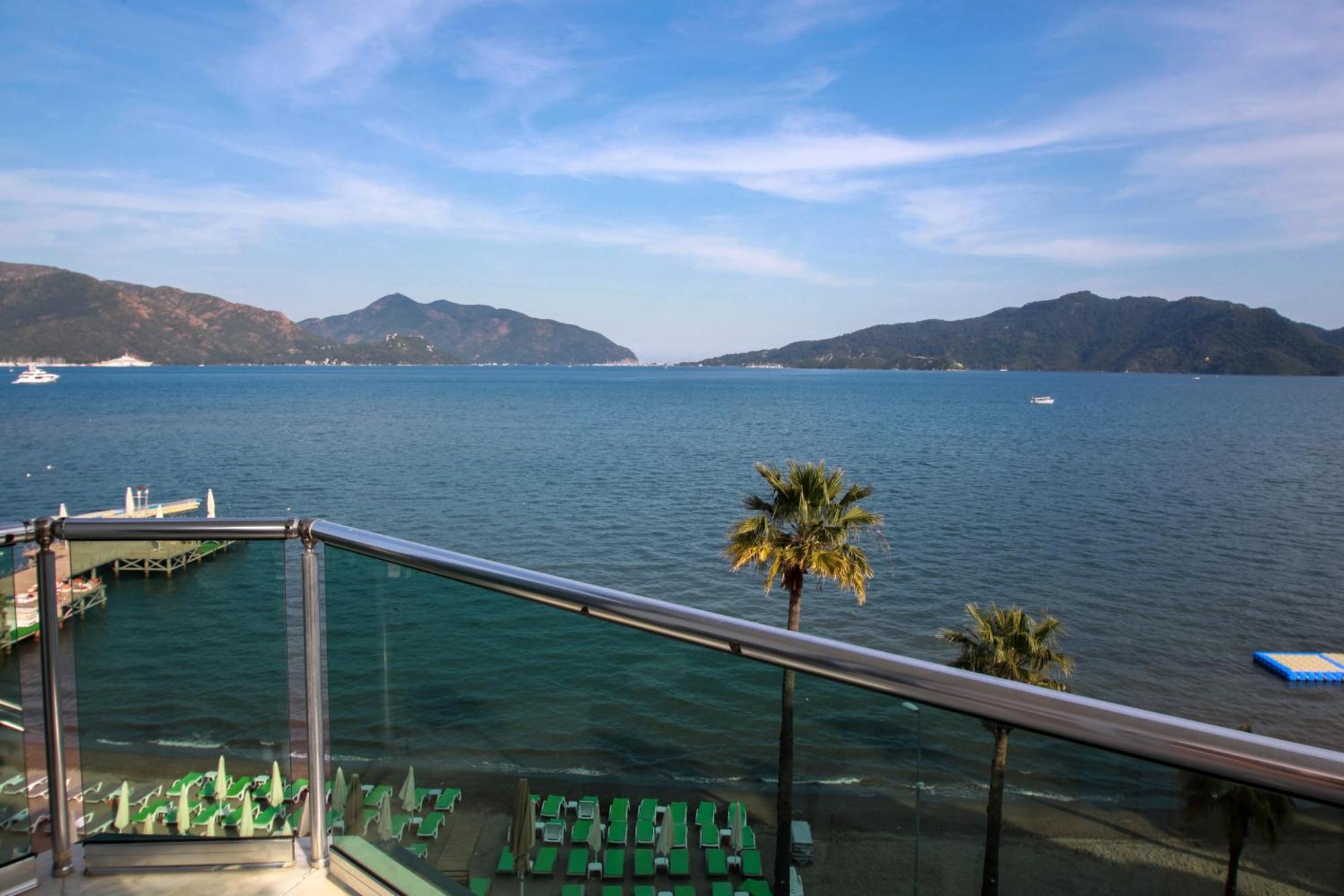 Quadruple Room with Sea View,1663149451:JPEG