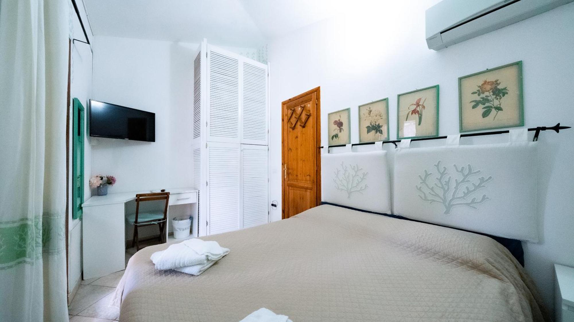 Double Room Private Bathroom