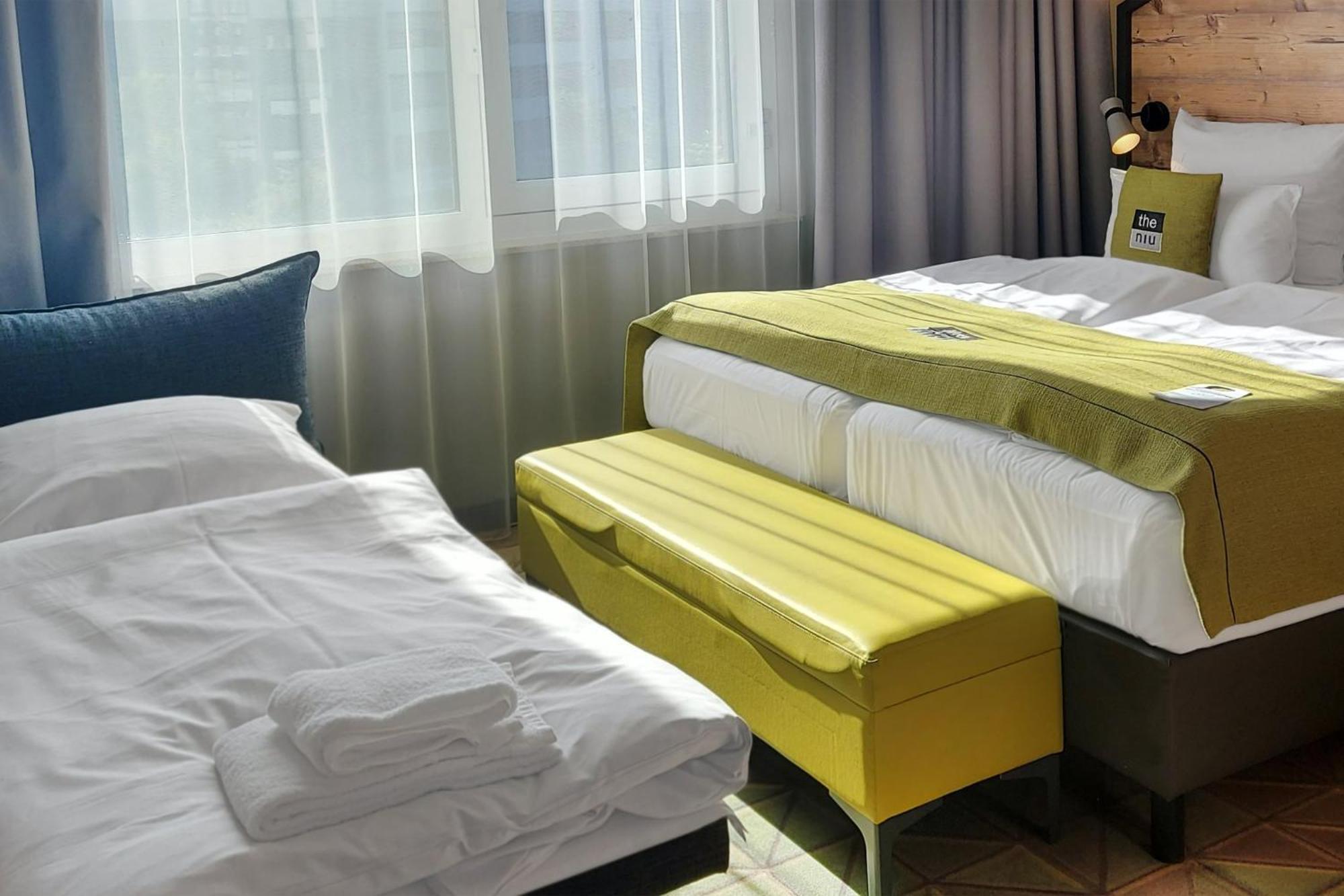 Queen Room Accessible