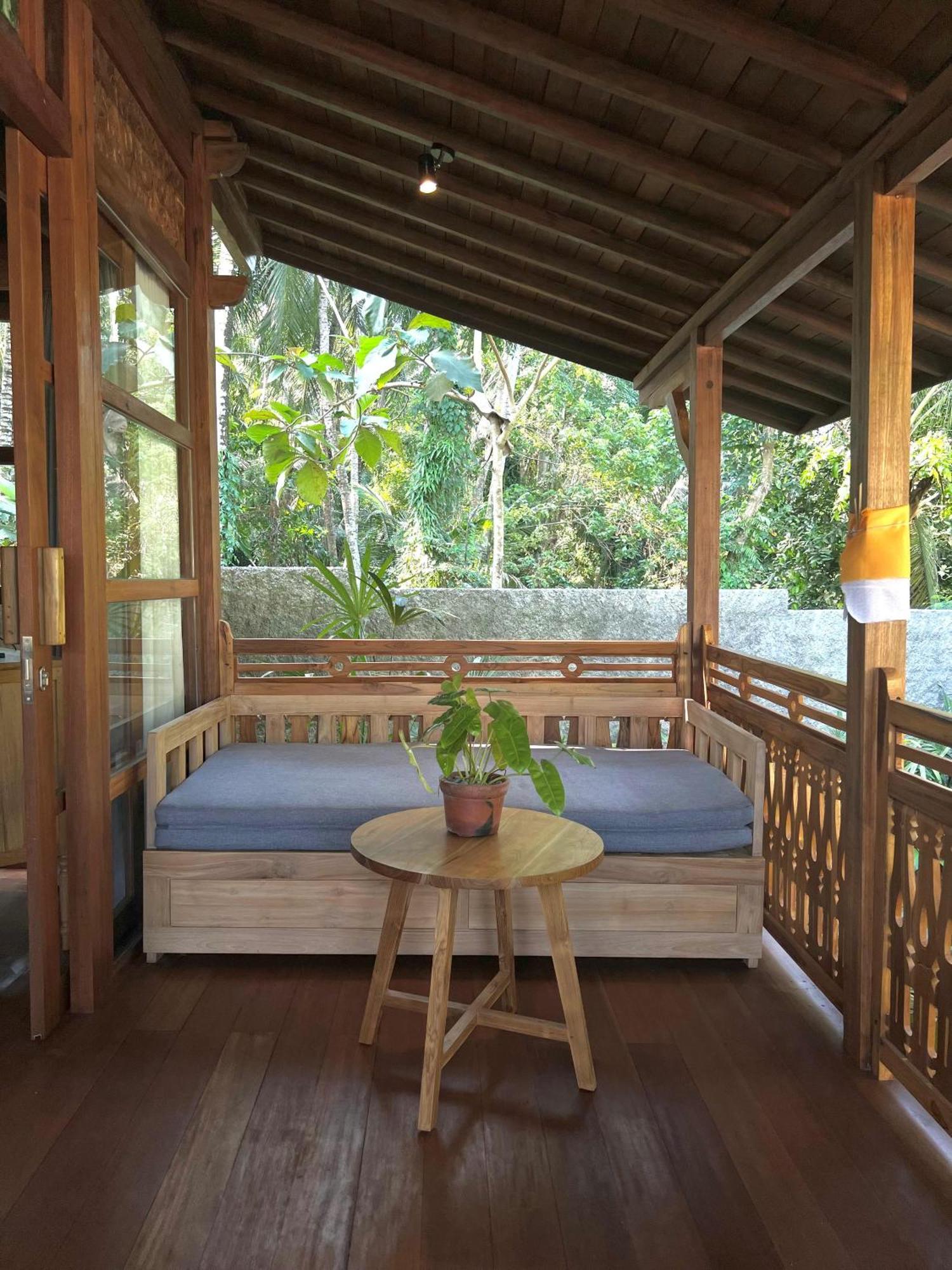 Wooden One-Bedroom Villa Private Pool