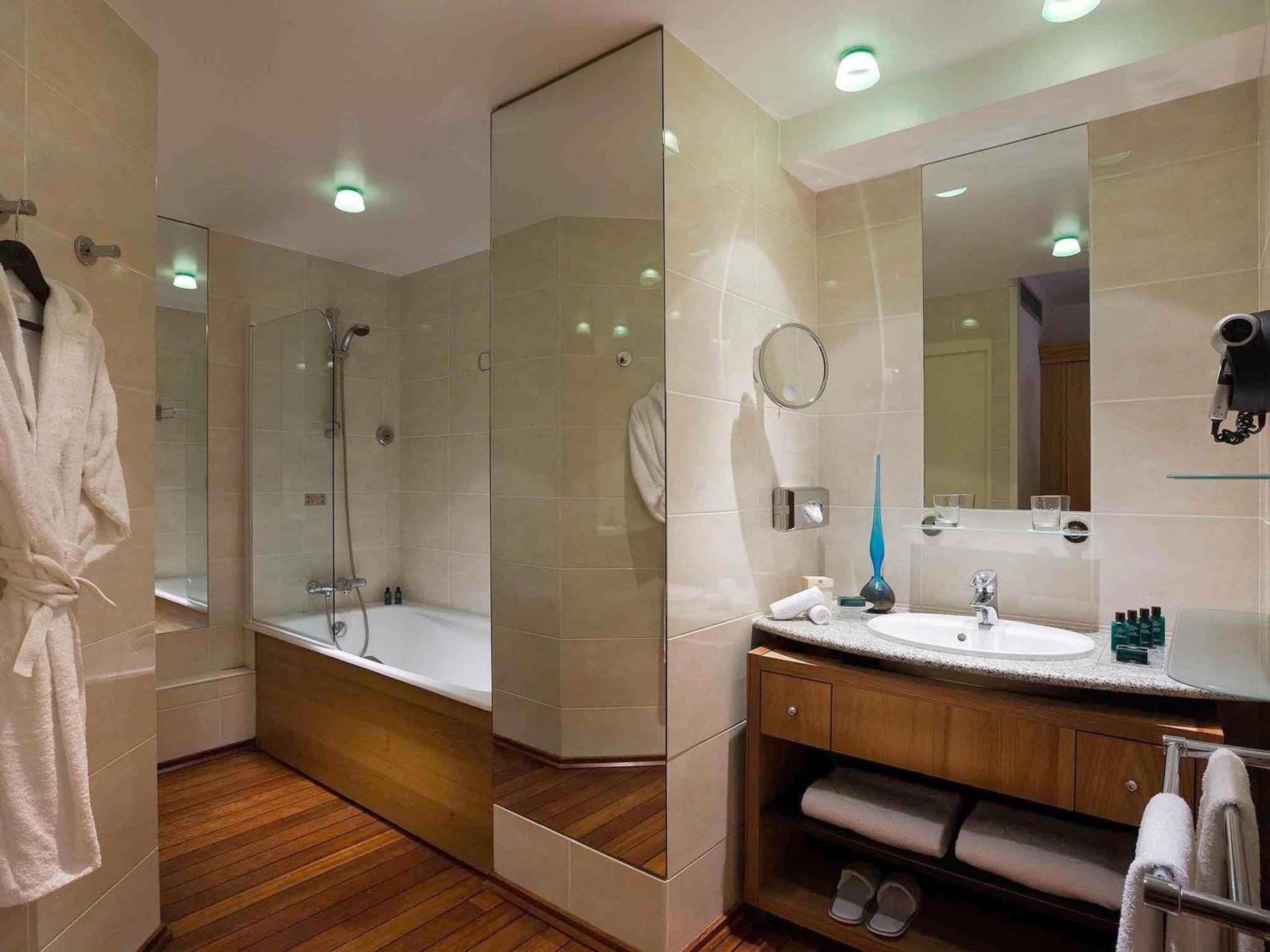 Superior Double Room with Partial Sea View,1704870896:JPEG