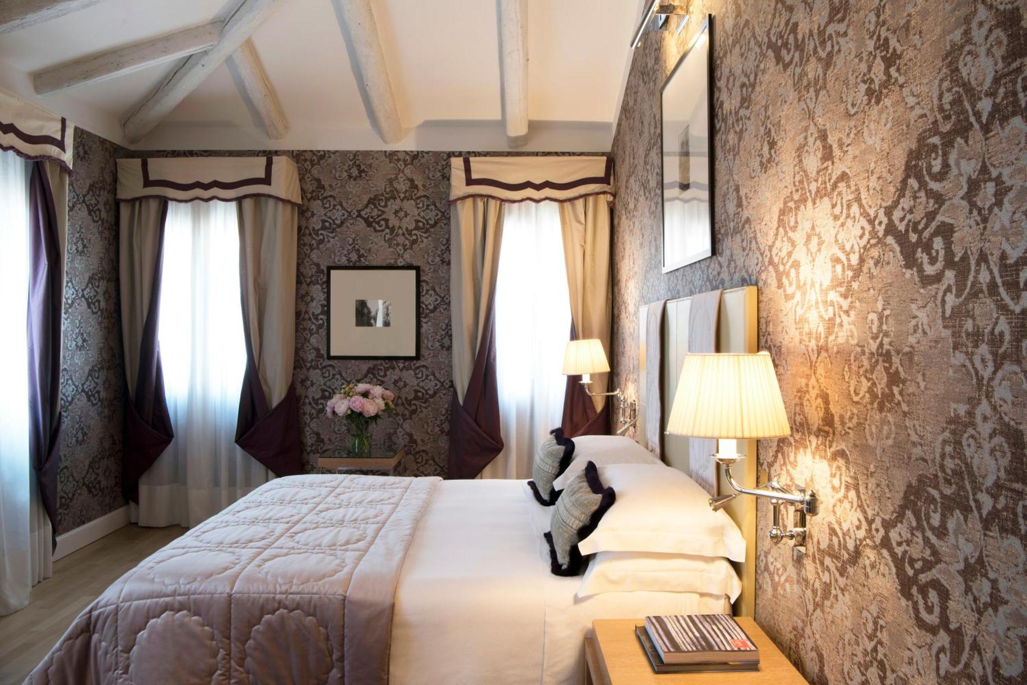 Deluxe Double Room Canal View