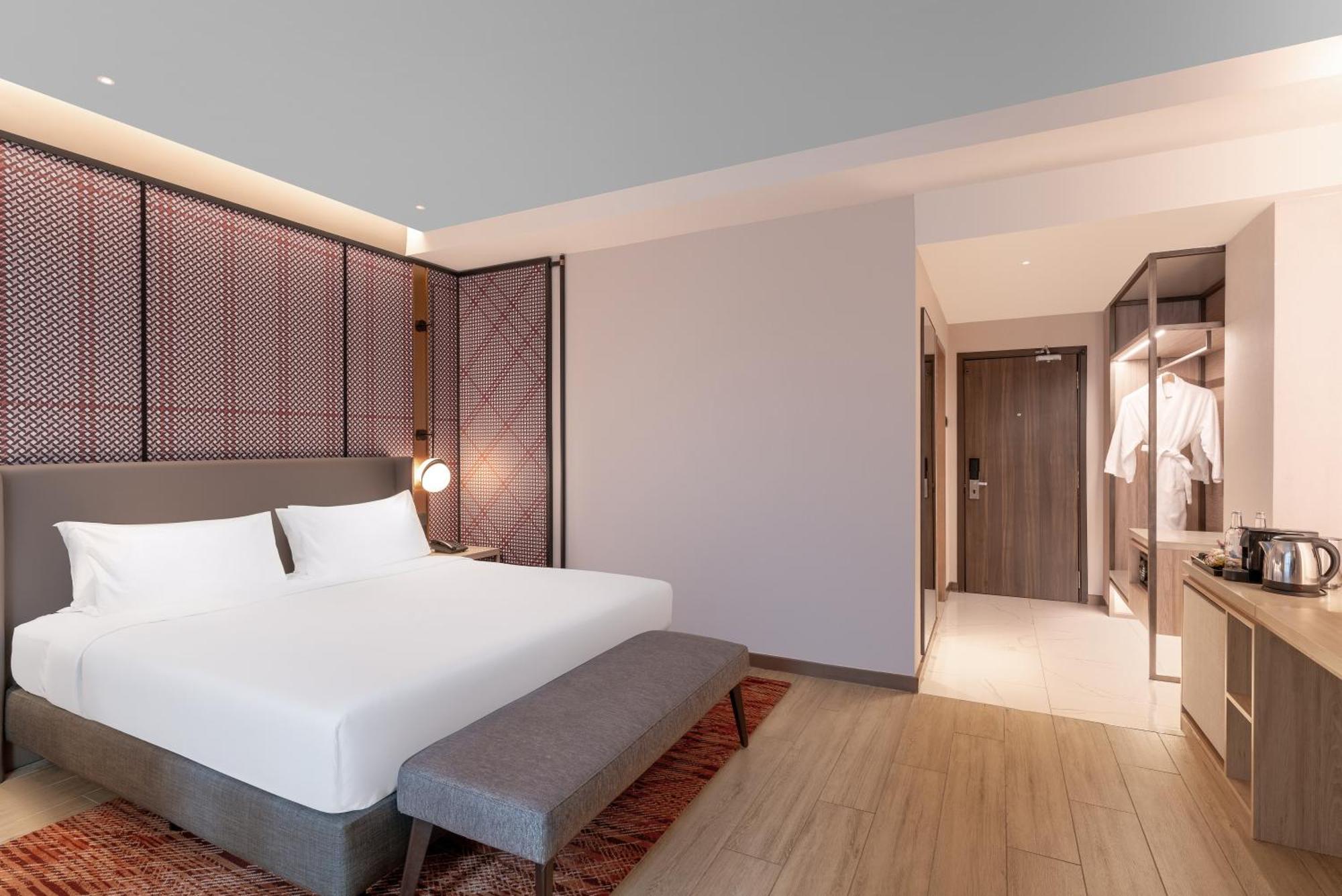 Deluxe king bed room
